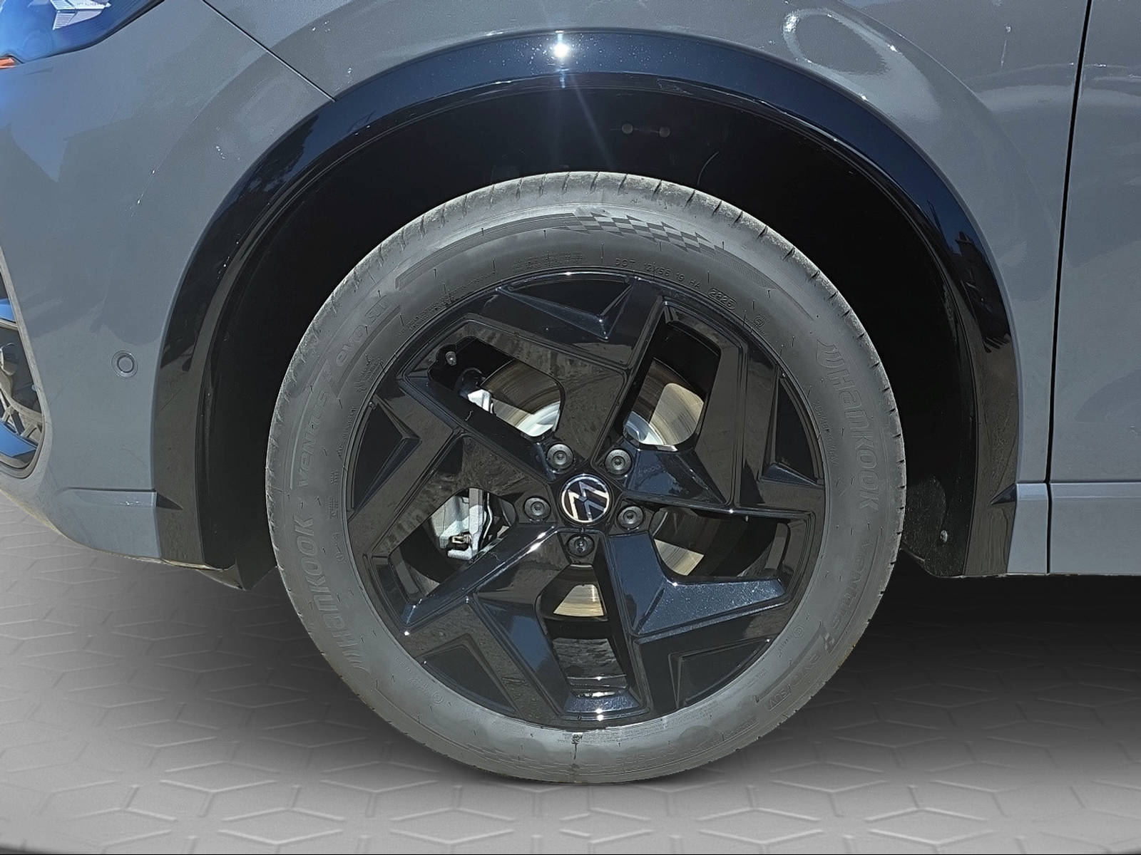 VW Tiguan 2.0 TSI DSG R-Line 4Motion-image-5