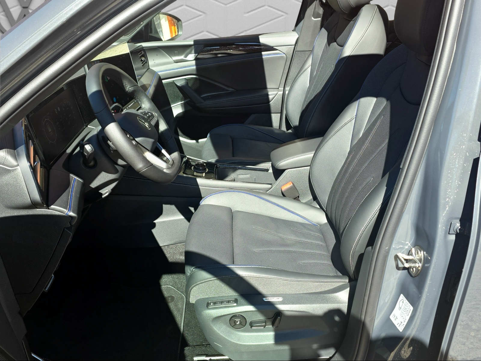VW Tiguan 2.0 TSI DSG R-Line 4Motion-image-6