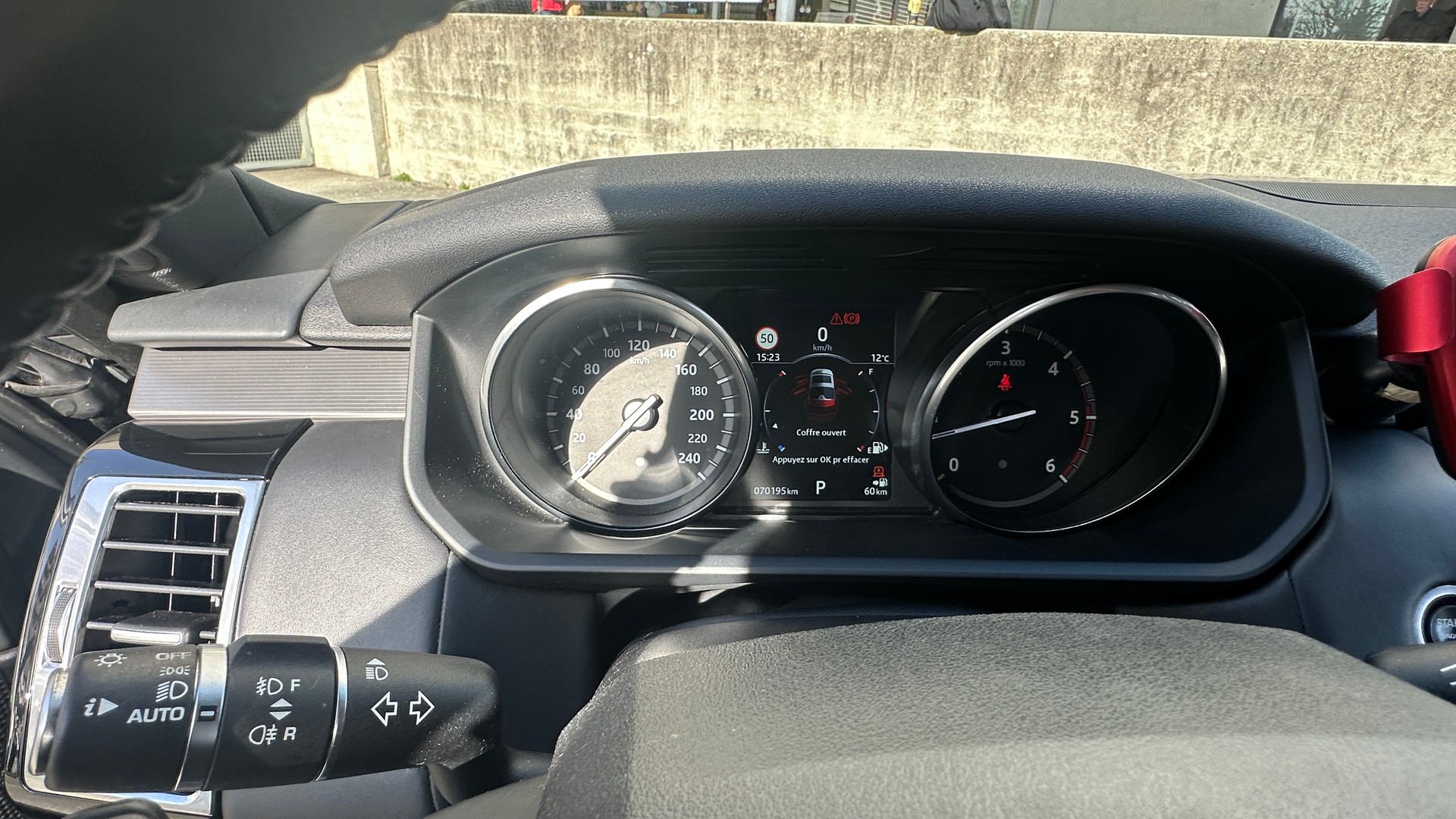 LAND ROVER Discovery 3.0 TD6 HSE Automatic-image-5
