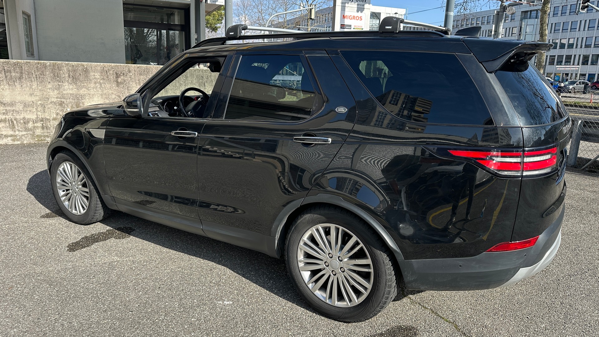 LAND ROVER Discovery 3.0 TD6 HSE Automatic-image-1