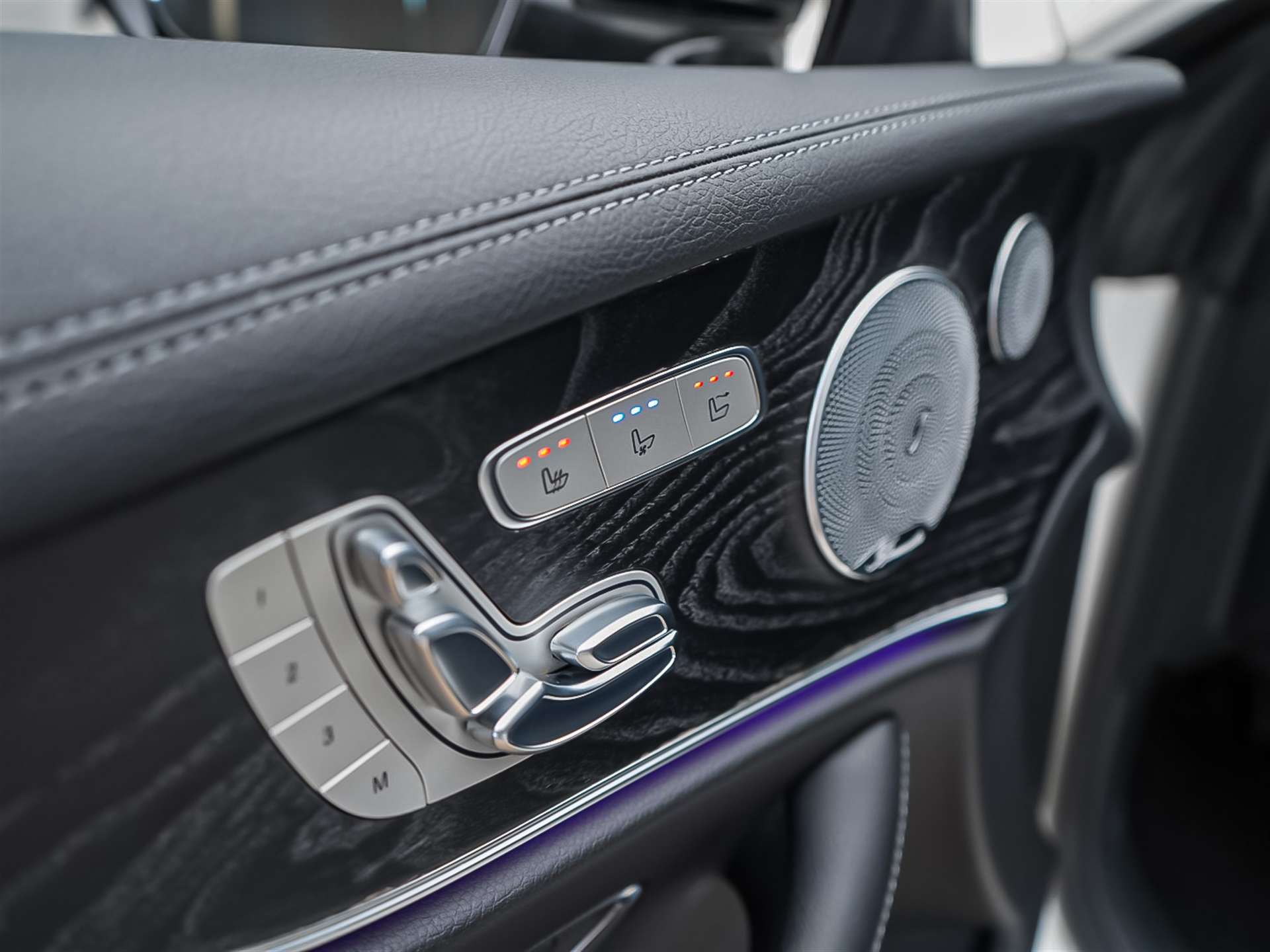 MERCEDES-BENZ E 400 Cabriolet AMG Line 4 Matic 9G-Tronic *Sitzkühlung*Burmester*Head-Up*-image-24