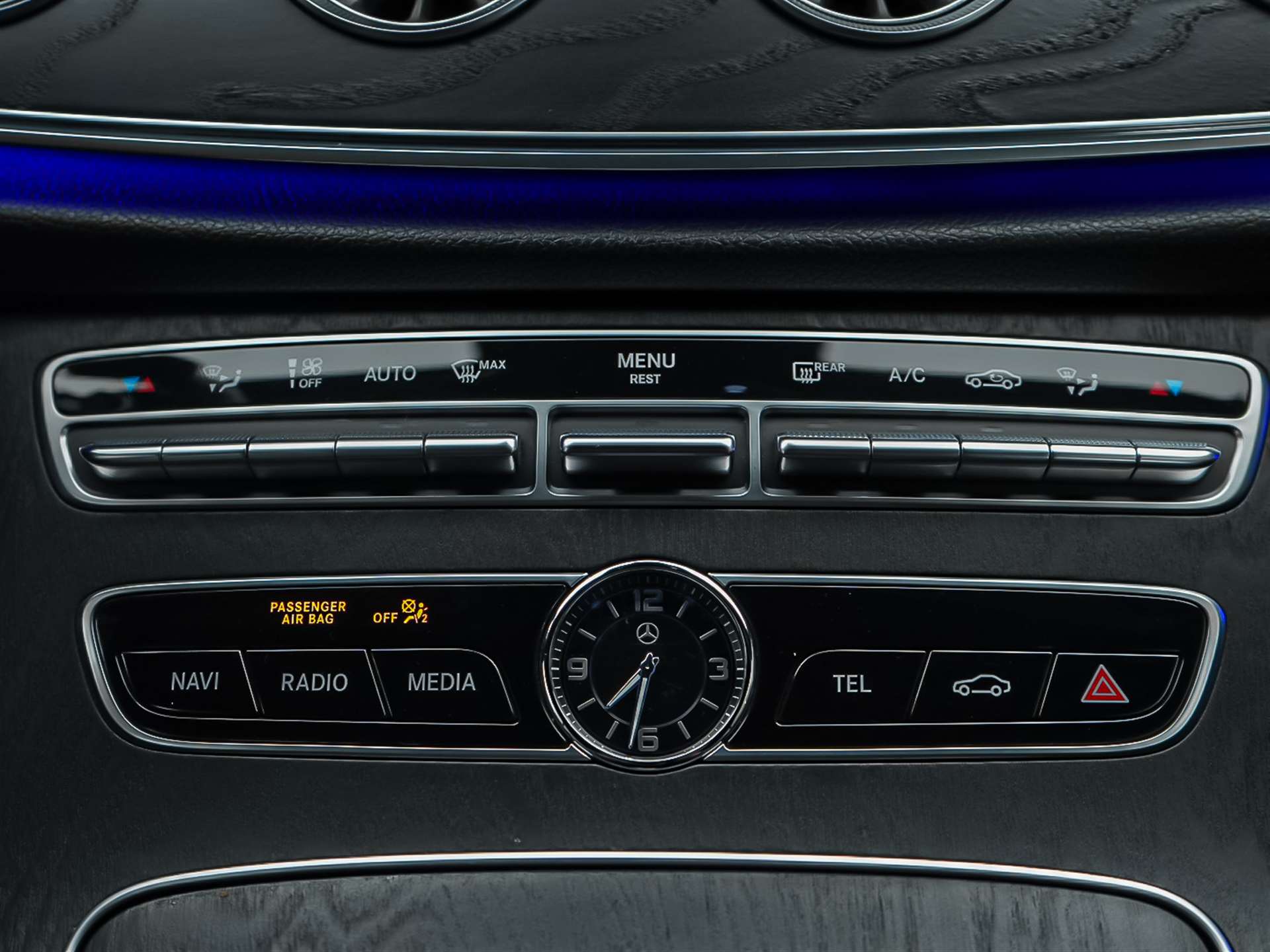 MERCEDES-BENZ E 400 Cabriolet AMG Line 4 Matic 9G-Tronic *Sitzkühlung*Burmester*Head-Up*-image-30