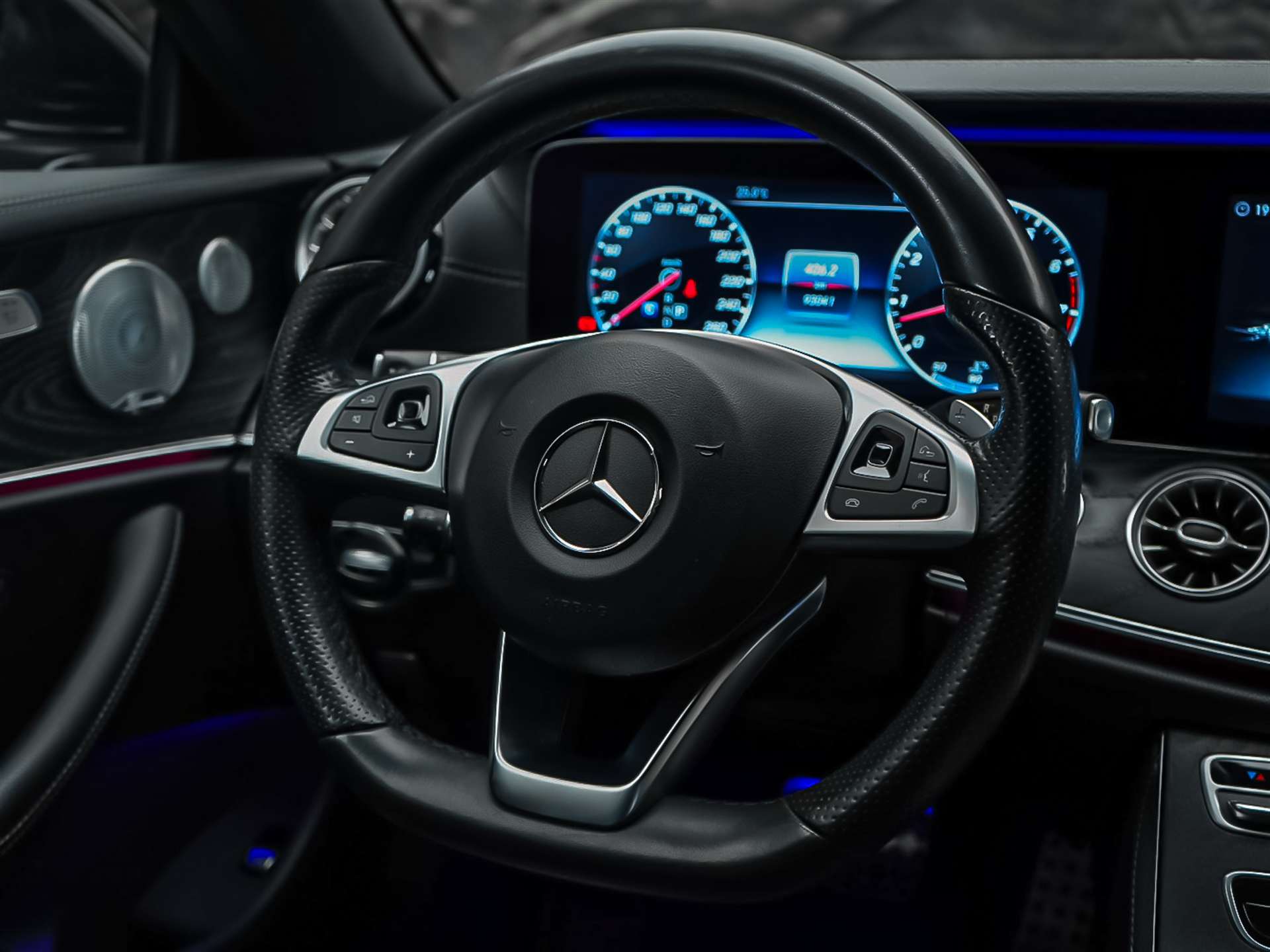 MERCEDES-BENZ E 400 Cabriolet AMG Line 4 Matic 9G-Tronic *Sitzkühlung*Burmester*Head-Up*-image-28
