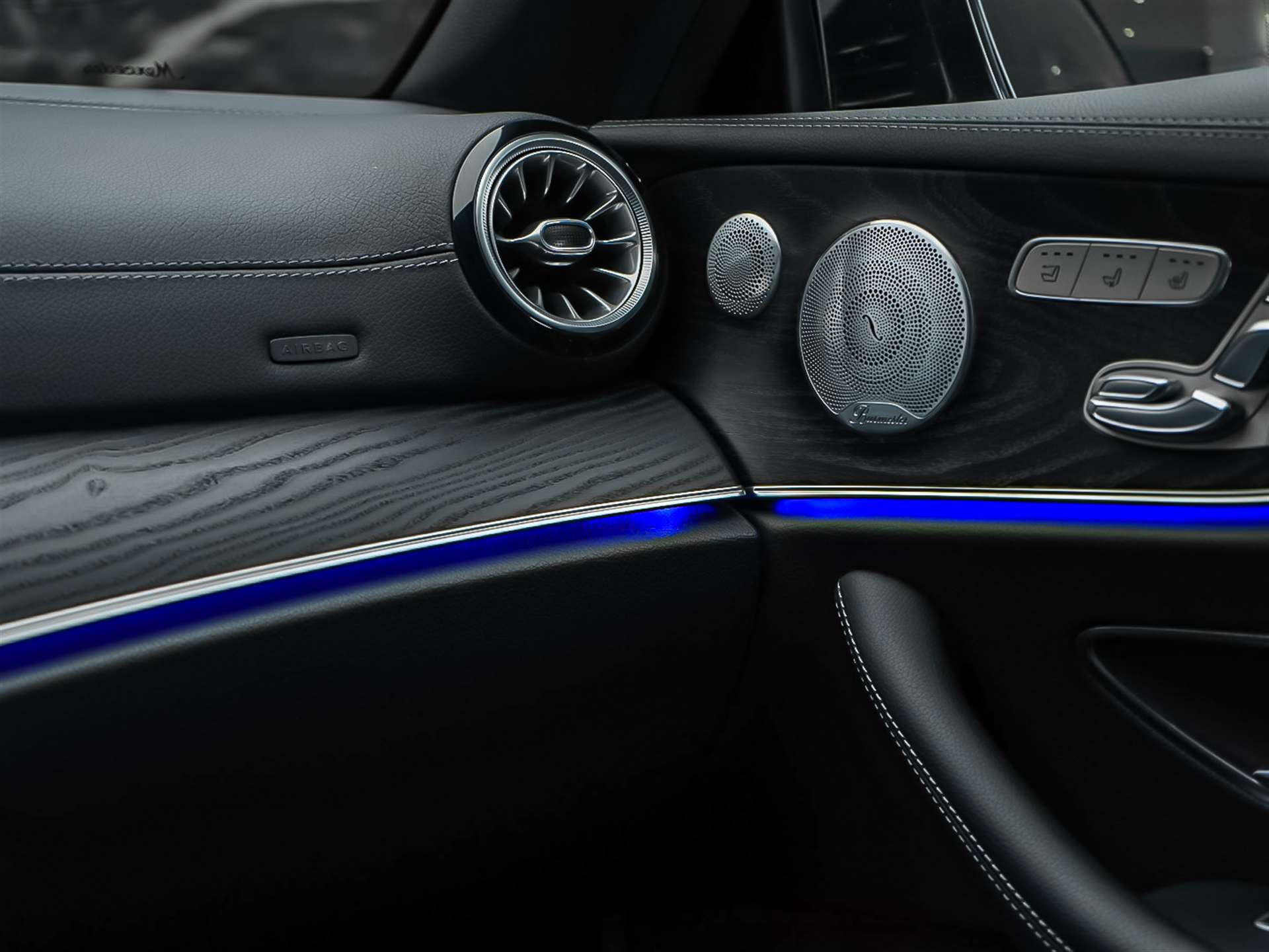 MERCEDES-BENZ E 400 Cabriolet AMG Line 4 Matic 9G-Tronic *Sitzkühlung*Burmester*Head-Up*-image-31