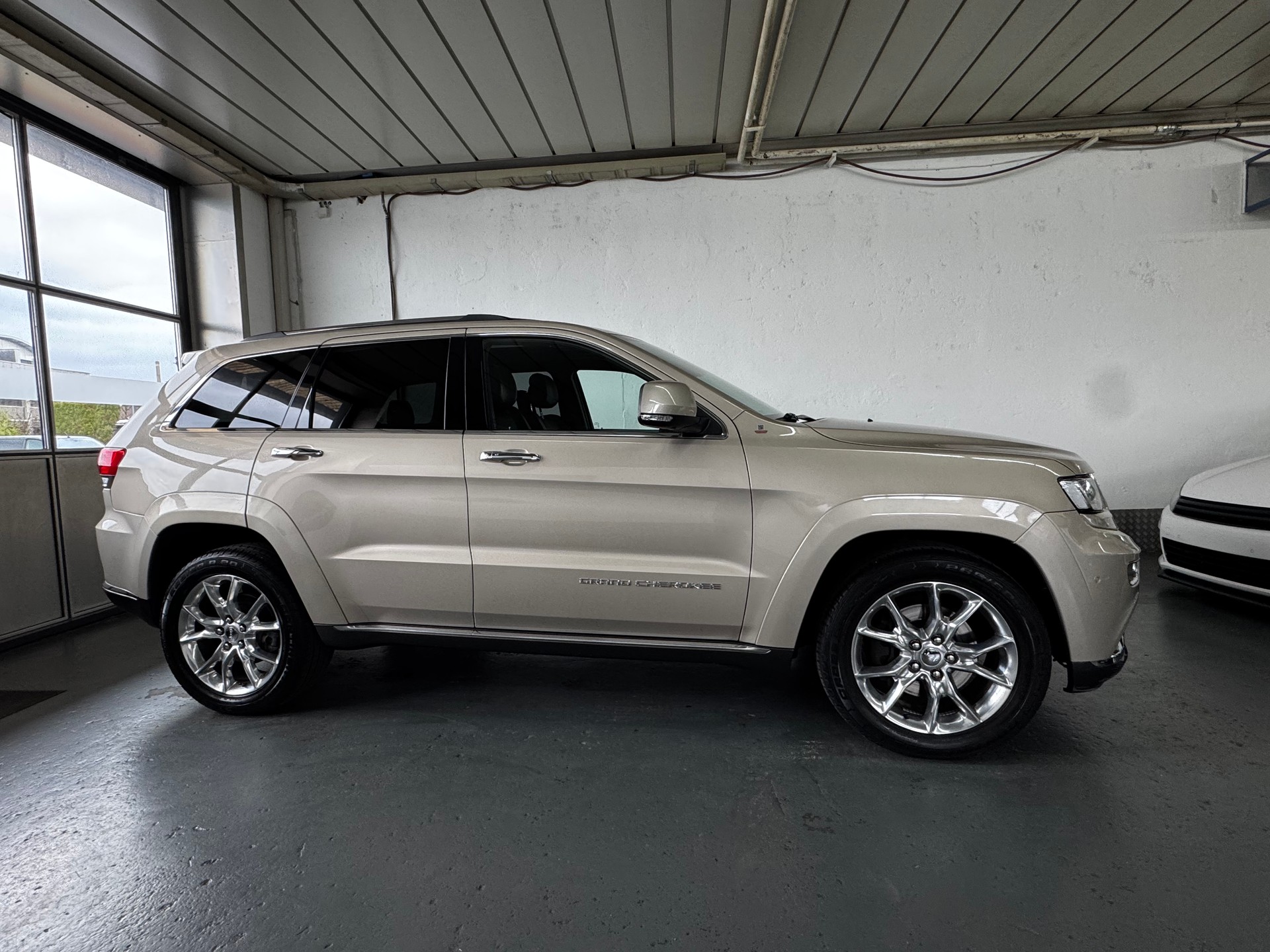 JEEP Grand Cherokee 3.0 CRD Summit Automatic-image-7