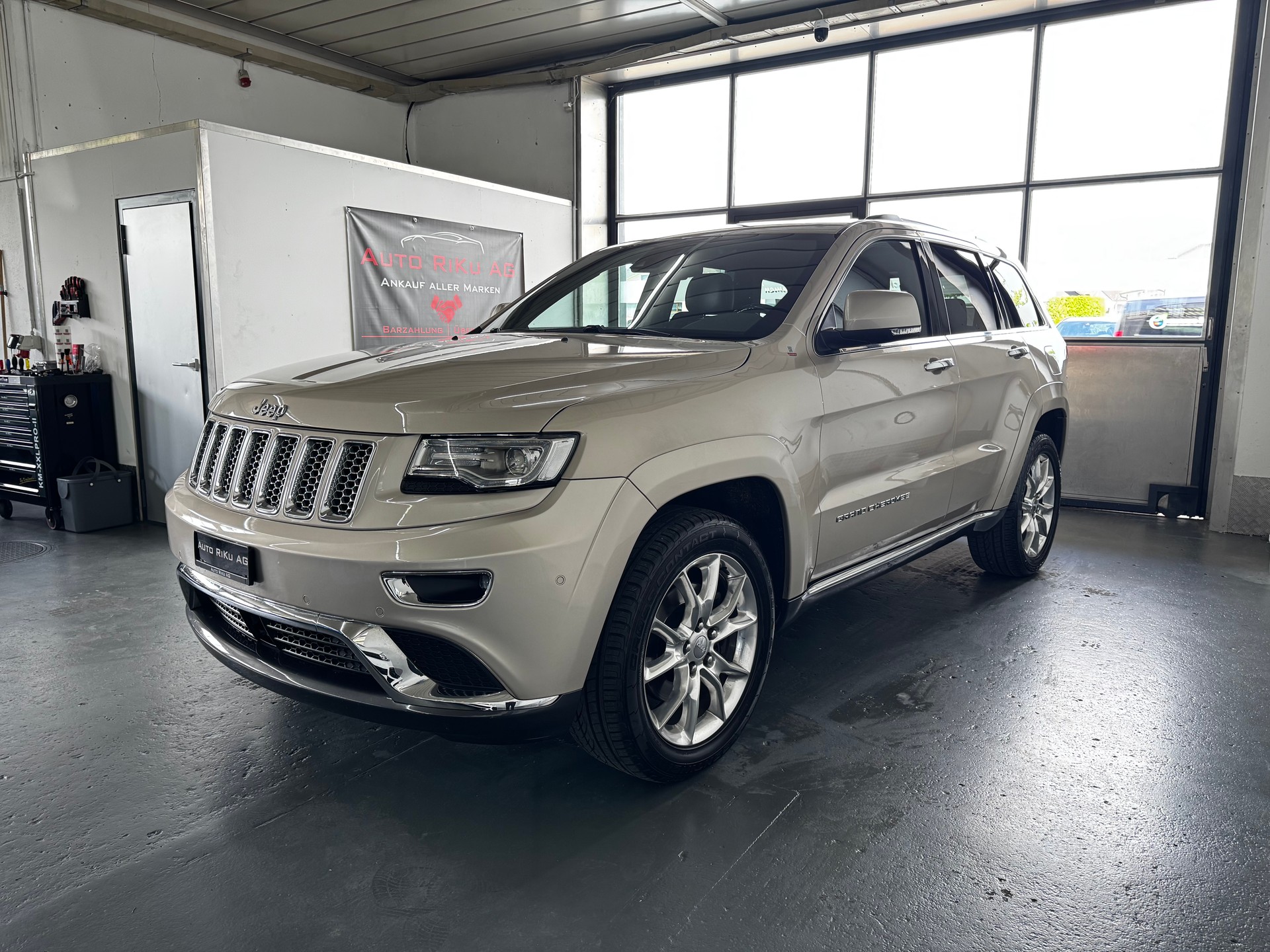 JEEP Grand Cherokee 3.0 CRD Summit Automatic-image-5