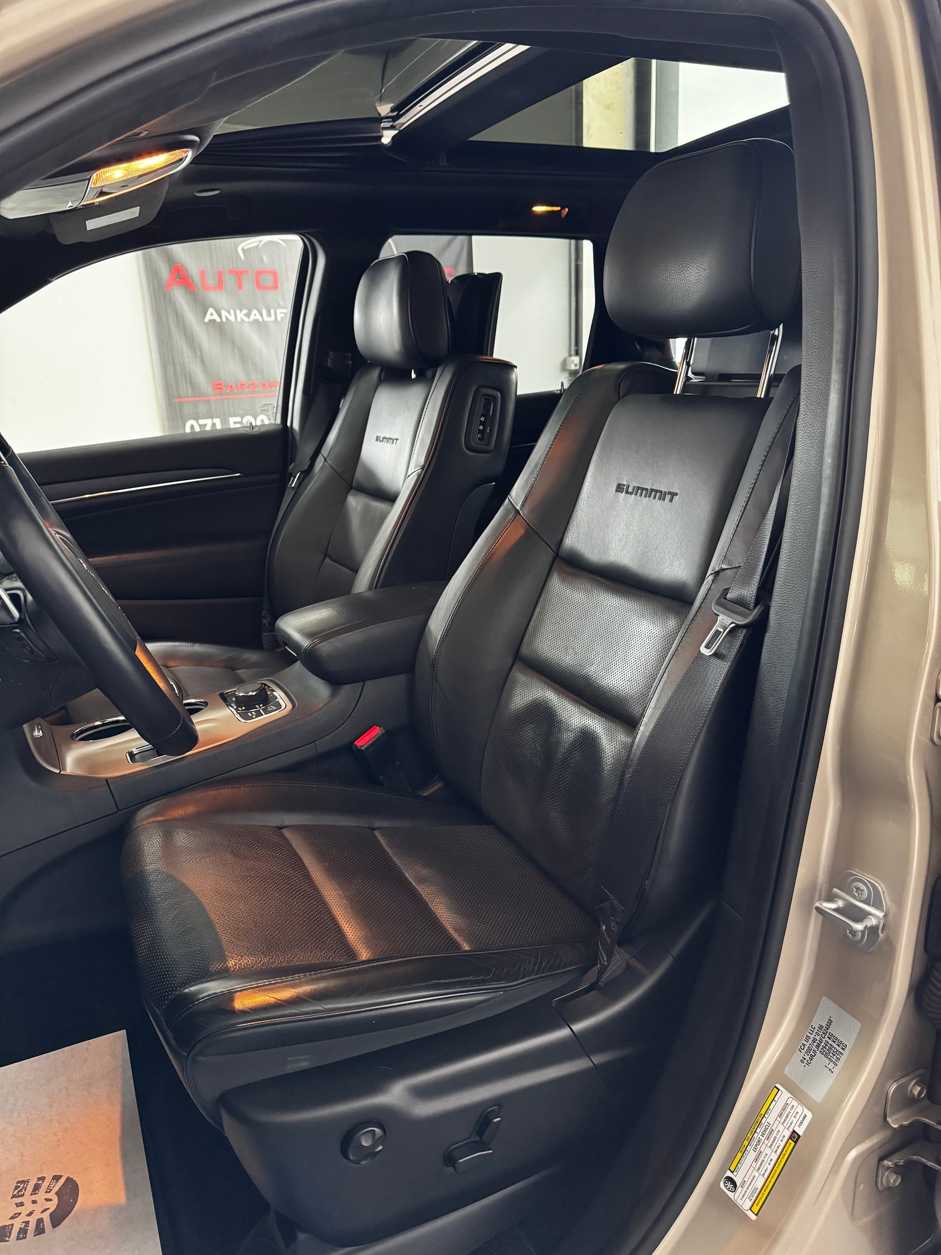JEEP Grand Cherokee 3.0 CRD Summit Automatic-image-14