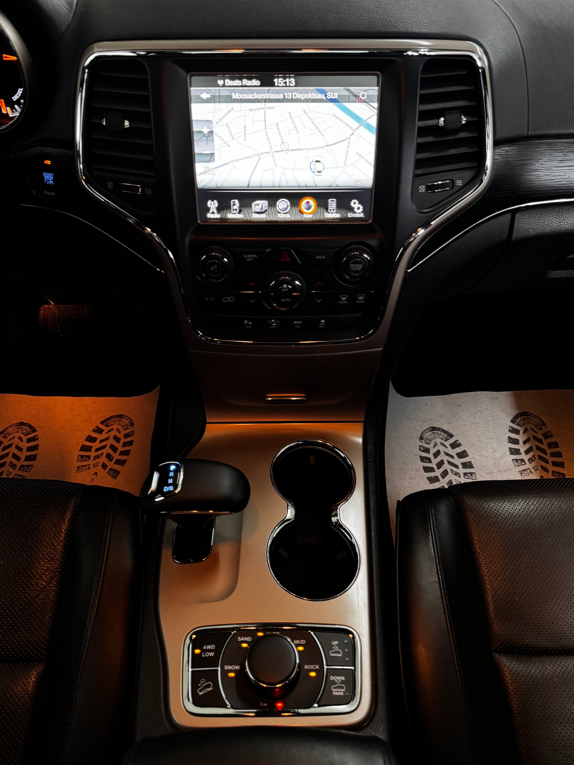 JEEP Grand Cherokee 3.0 CRD Summit Automatic-image-18