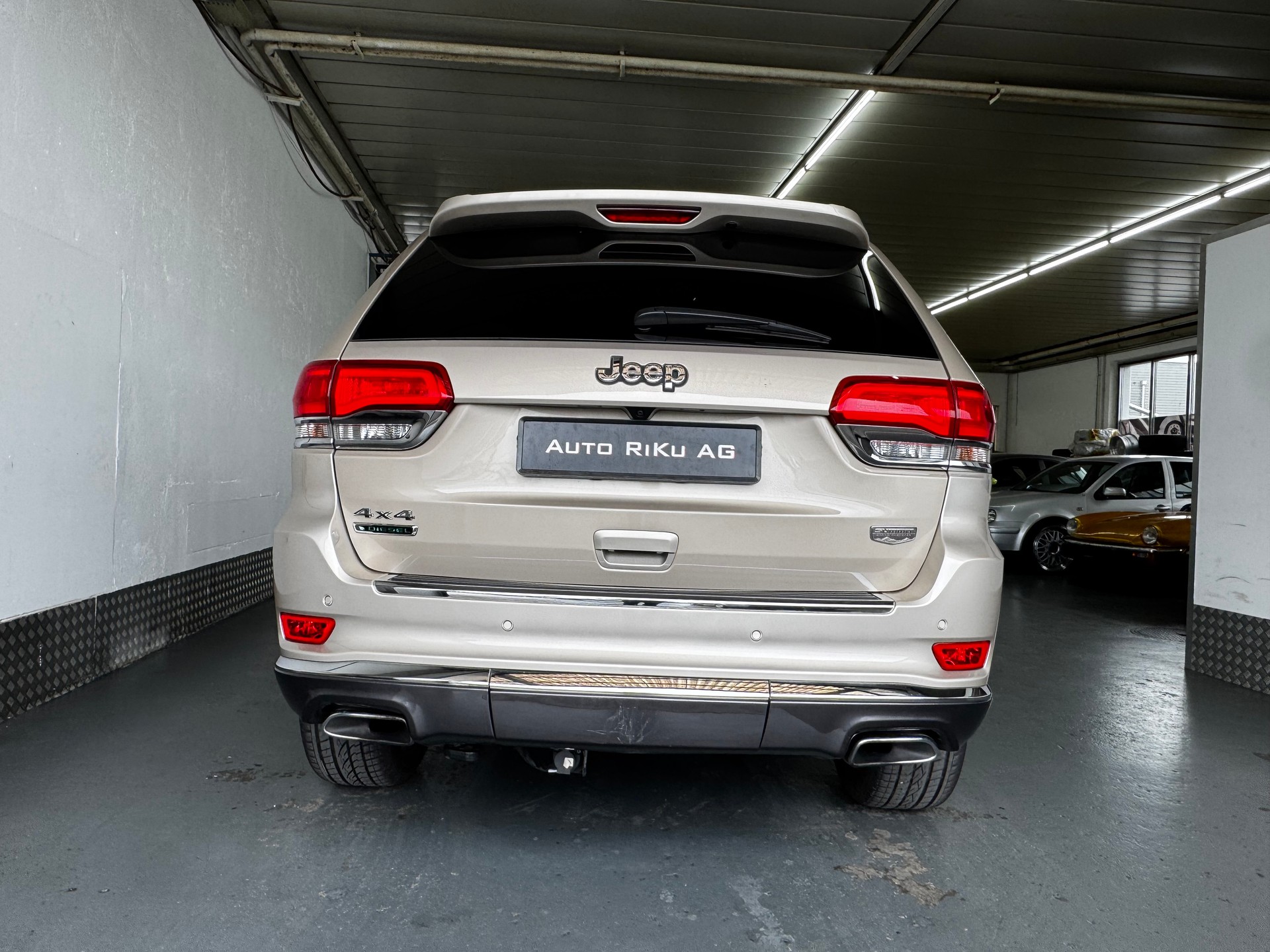 JEEP Grand Cherokee 3.0 CRD Summit Automatic-image-11