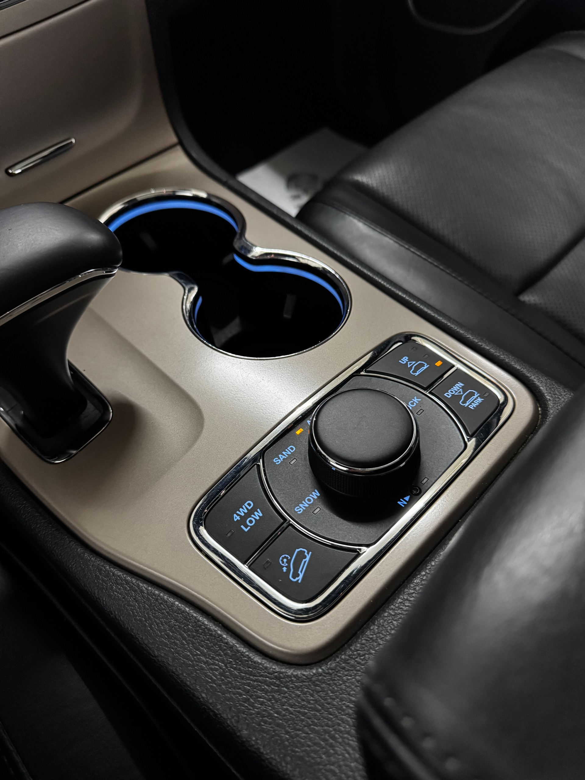 JEEP Grand Cherokee 3.0 CRD Summit Automatic-image-19