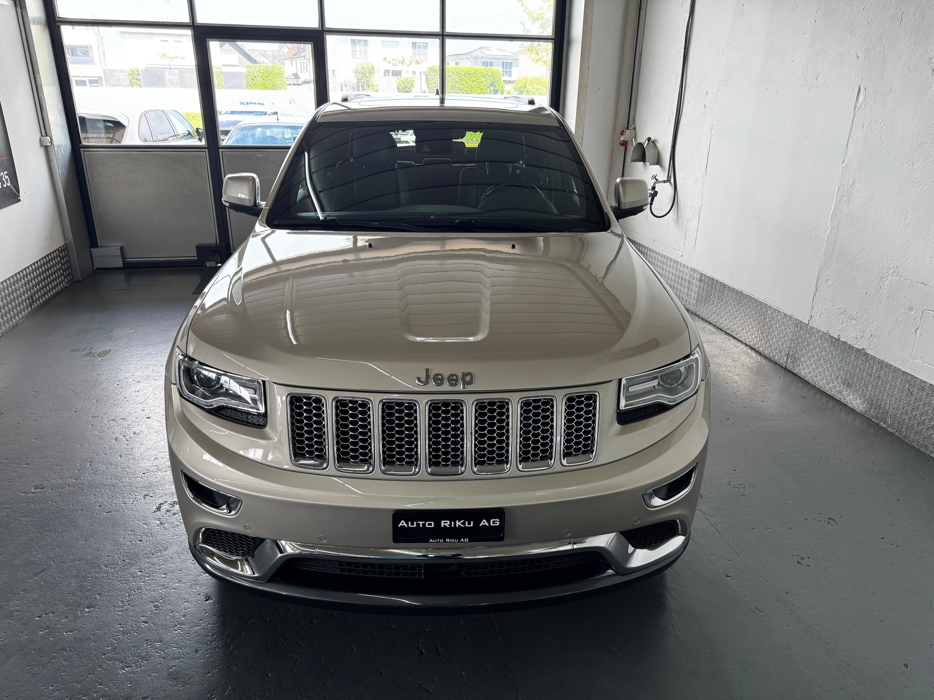 JEEP Grand Cherokee 3.0 CRD Summit Automatic-image-2