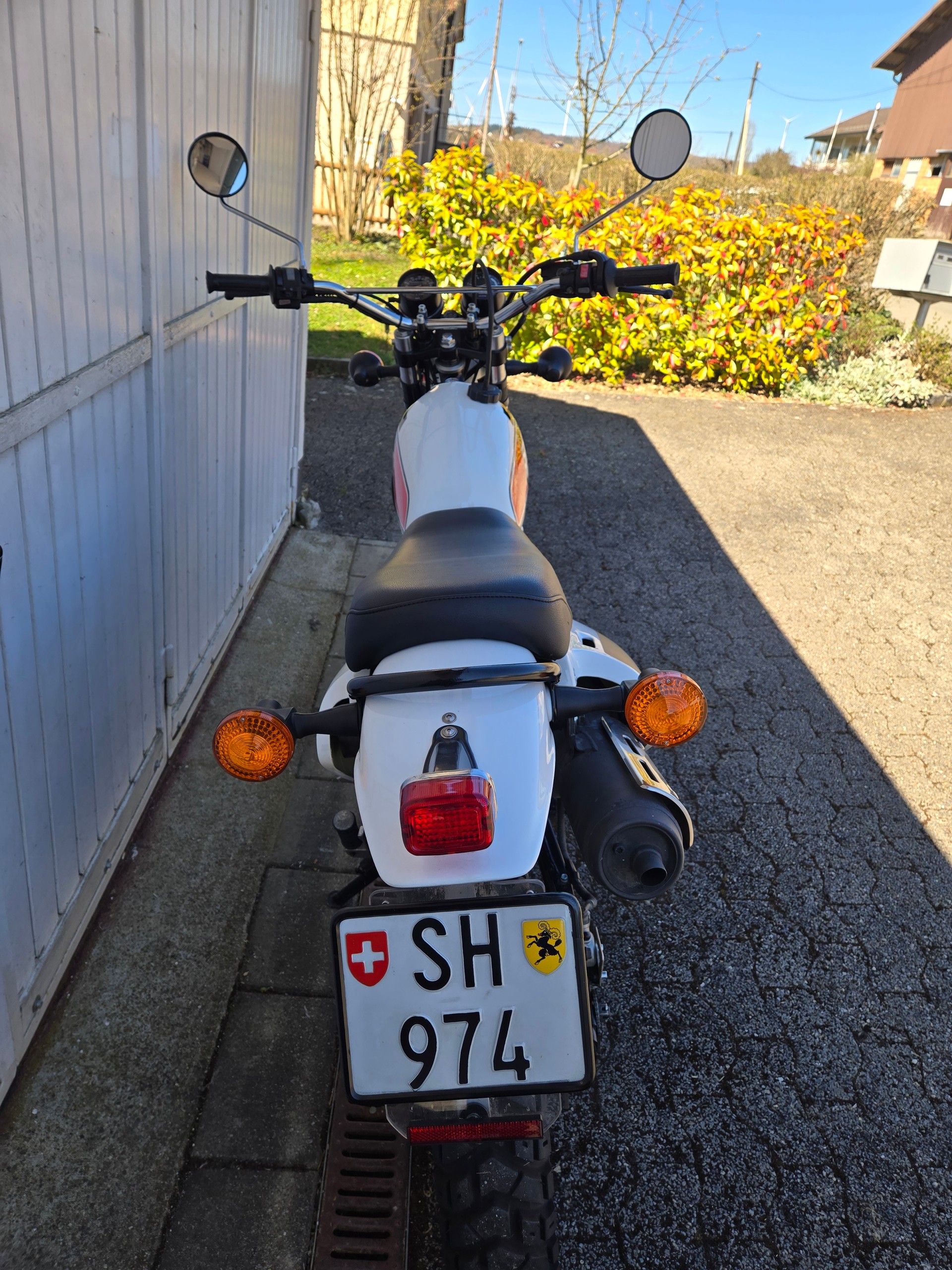 YAMAHA XT 600 E - CUSTOM BIKE-showroom-element-2