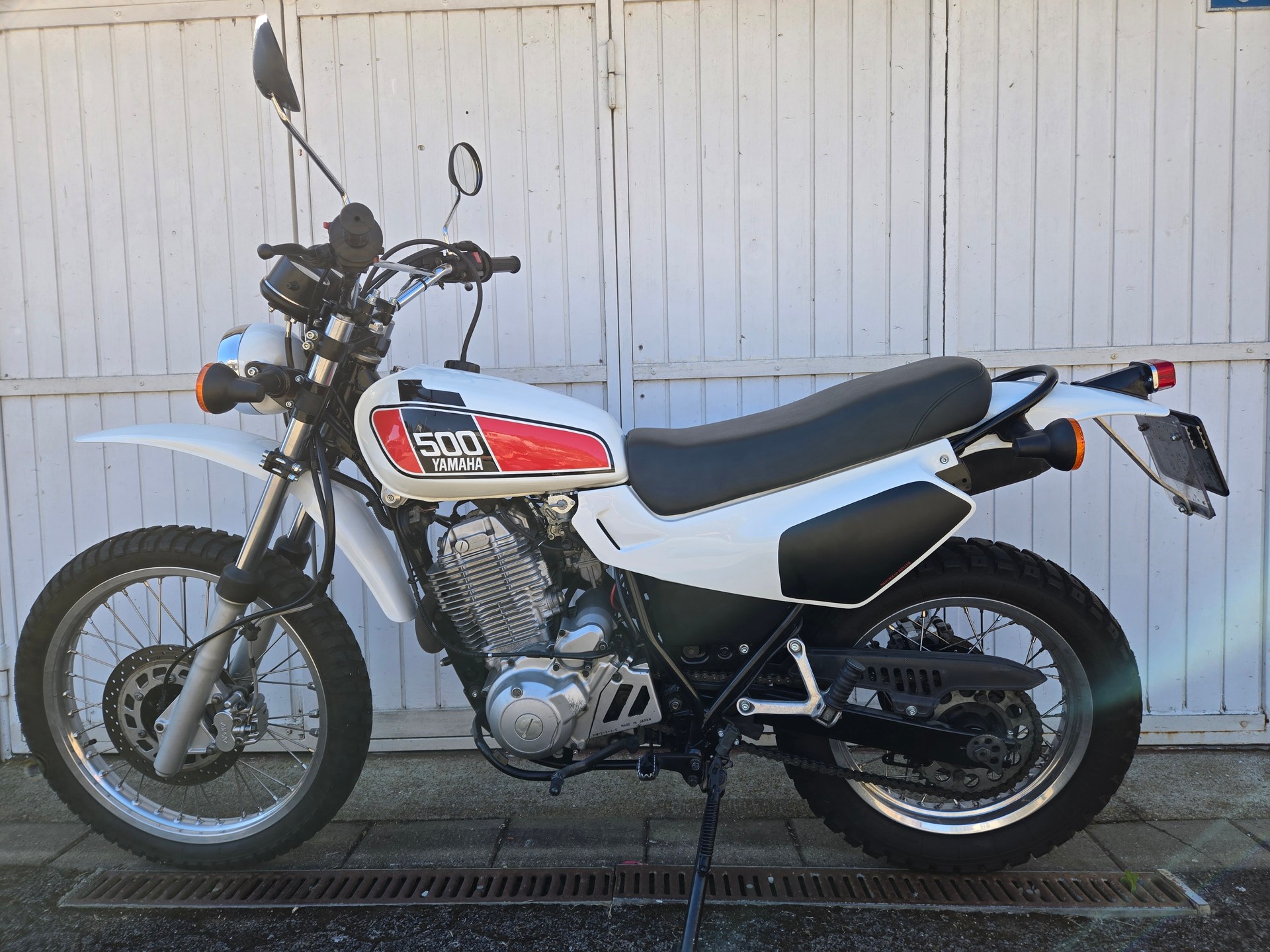 YAMAHA XT 600 E - CUSTOM BIKE-showroom-element-1