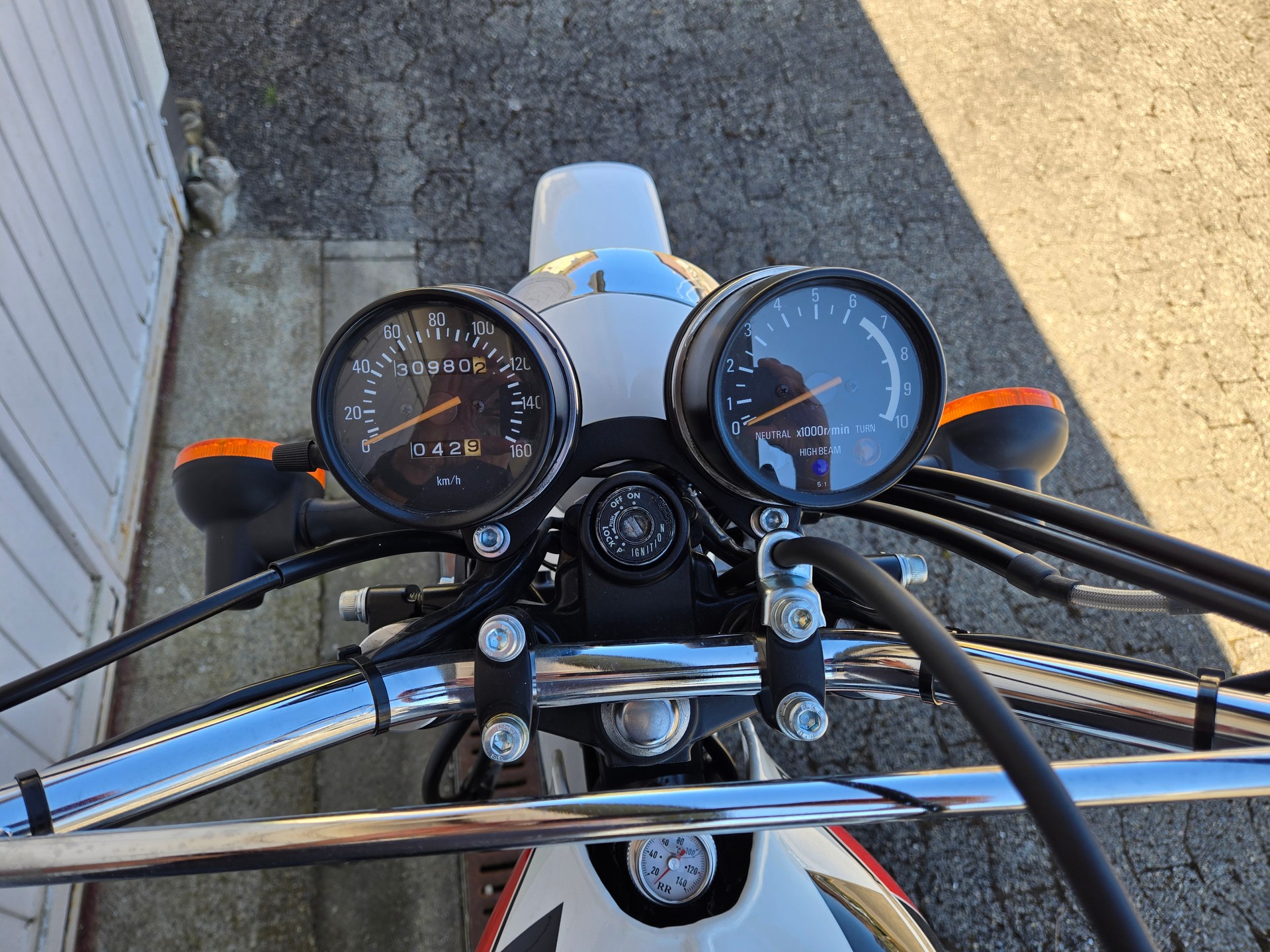 YAMAHA XT 600 E - CUSTOM BIKE-showroom-element-3