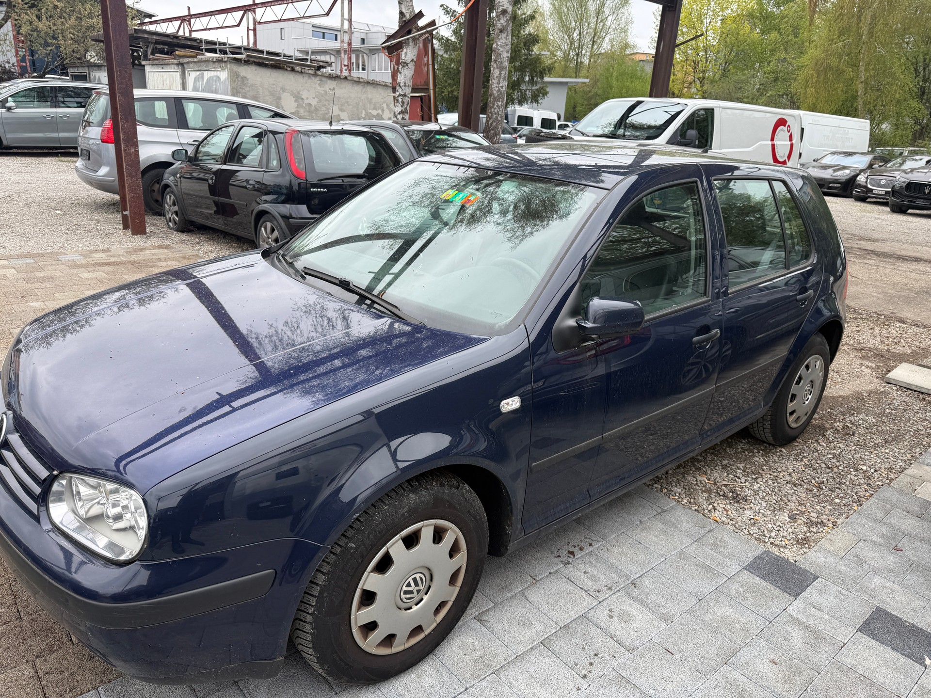VW Golf 1.6 Comfortline Automatic-image-2