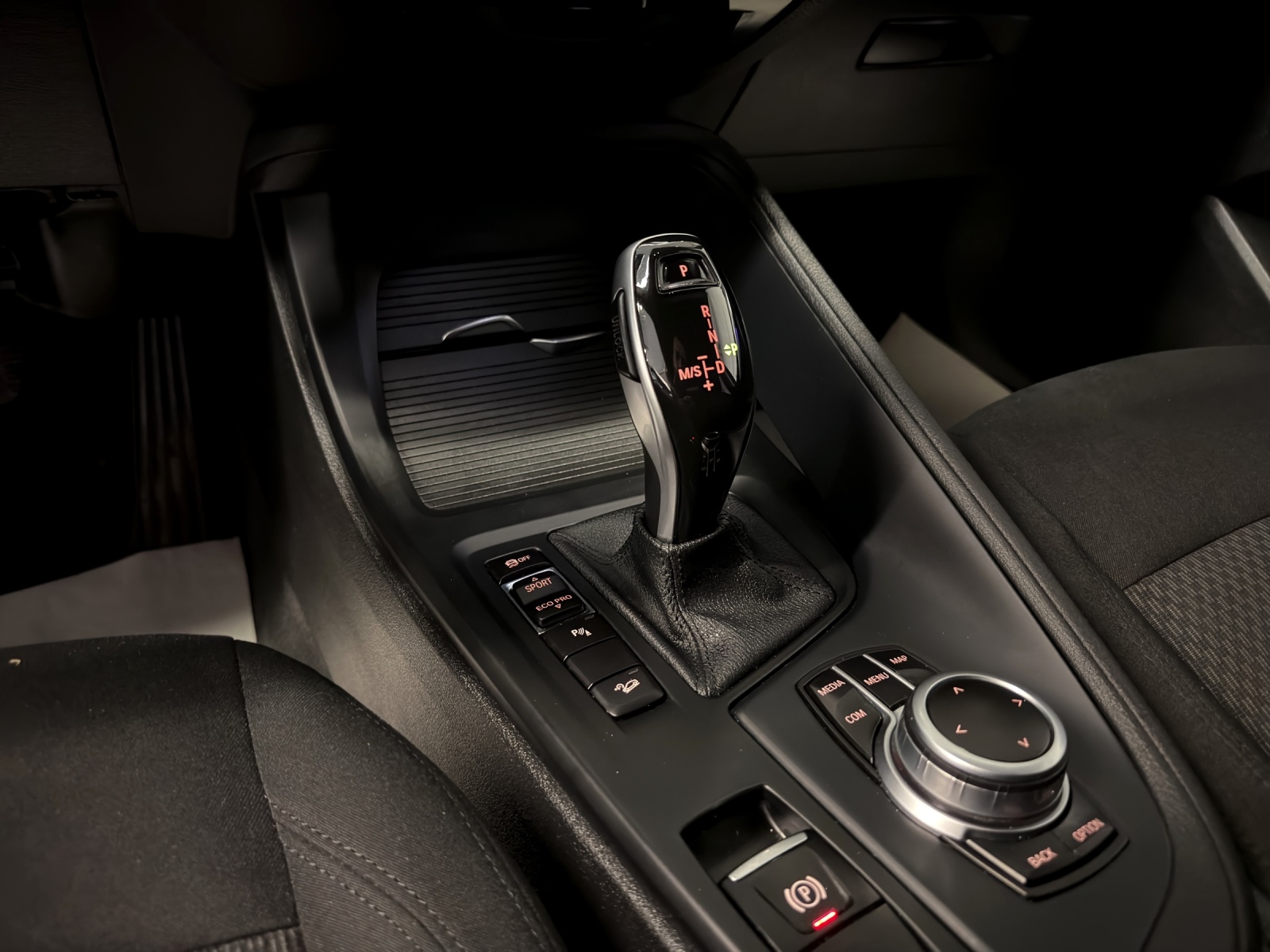 BMW X1 xDrive 18d Steptronic-image-13
