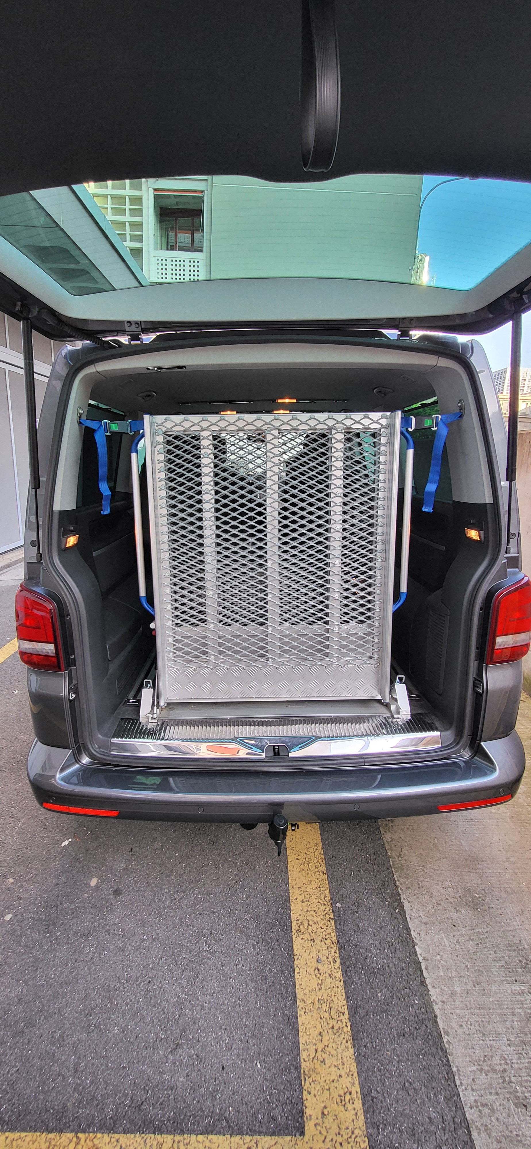 VW T5 Multivan 2.0 TDI CR Comfortline Cup DSG-image-11