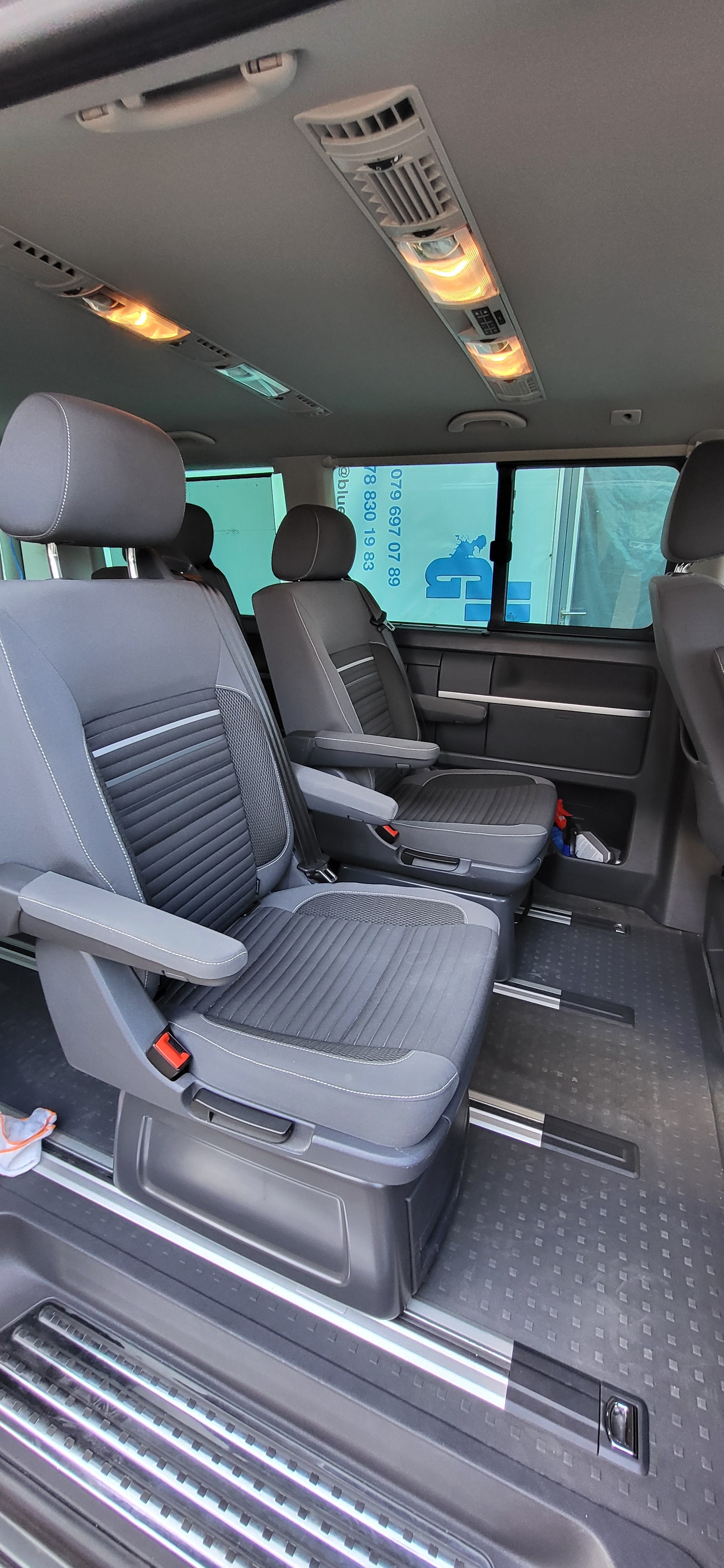 VW T5 Multivan 2.0 TDI CR Comfortline Cup DSG-image-10