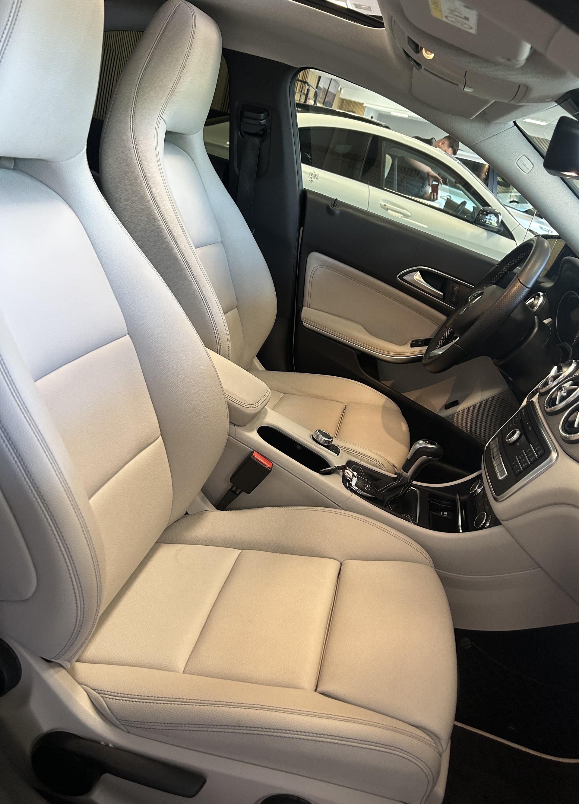 MERCEDES-BENZ CLA 200 Urban-image-13