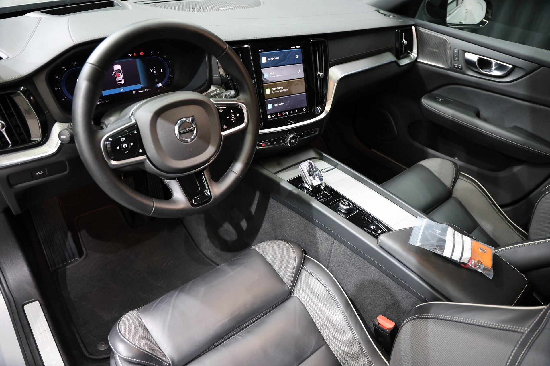 VOLVO V60 B4 Benzin Mild Hybrid Ultimate Dark DCT-image-6