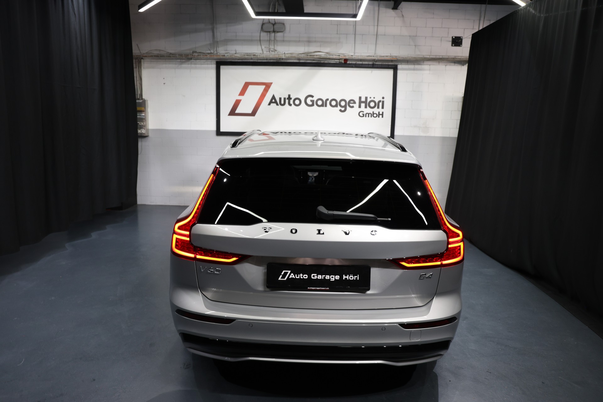VOLVO V60 B4 Benzin Mild Hybrid Ultimate Dark DCT-image-18