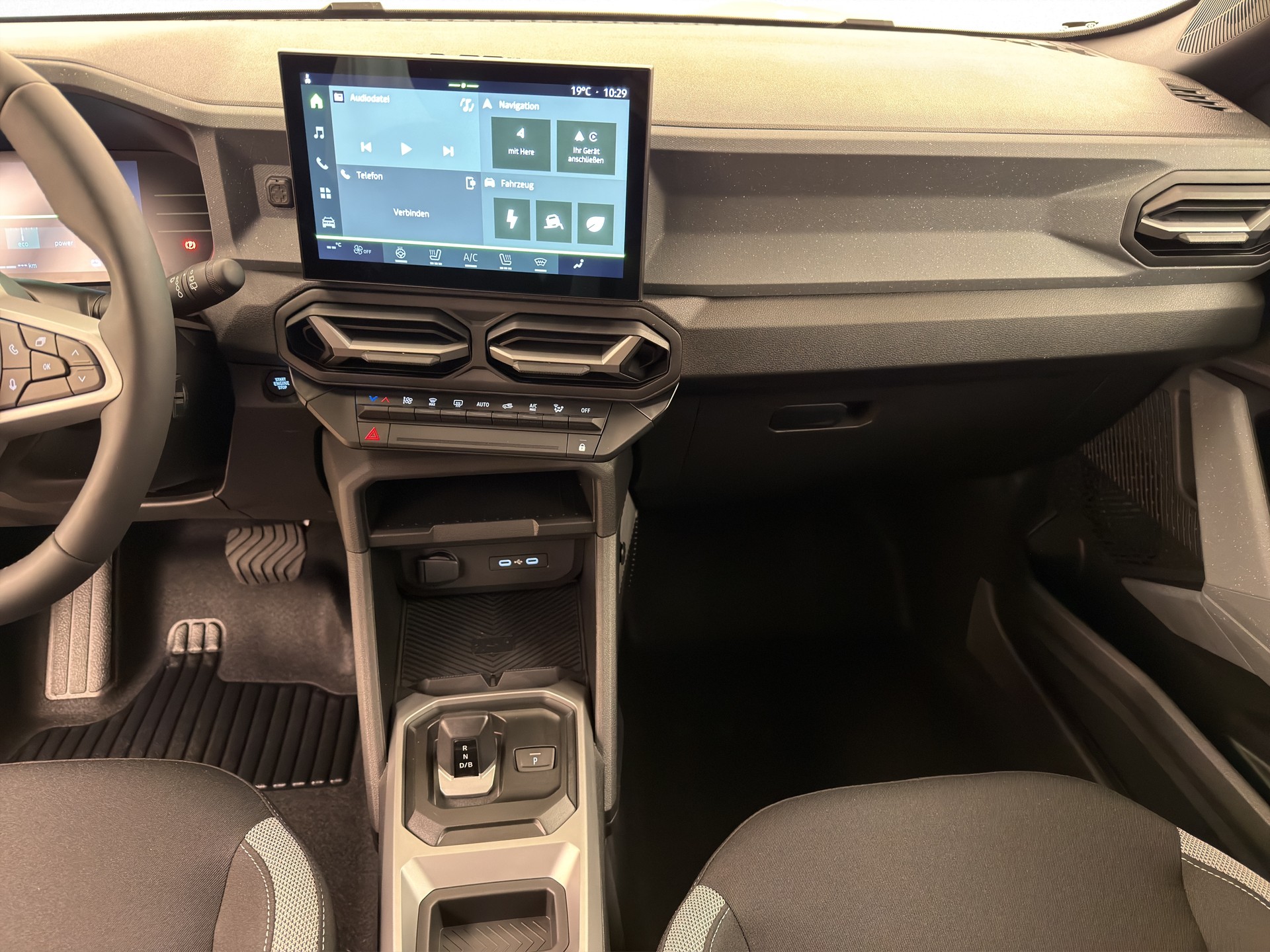DACIA Duster 1.8 Hybrid Journey-image-9