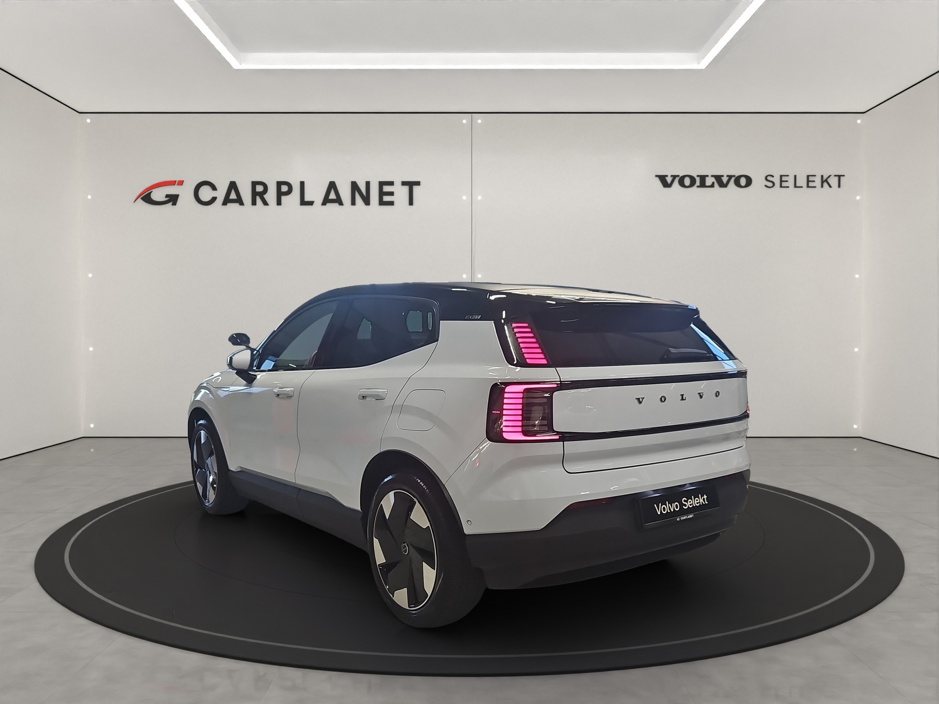 VOLVO EX30 E60 Twin Ultra Performance AWD-image-3