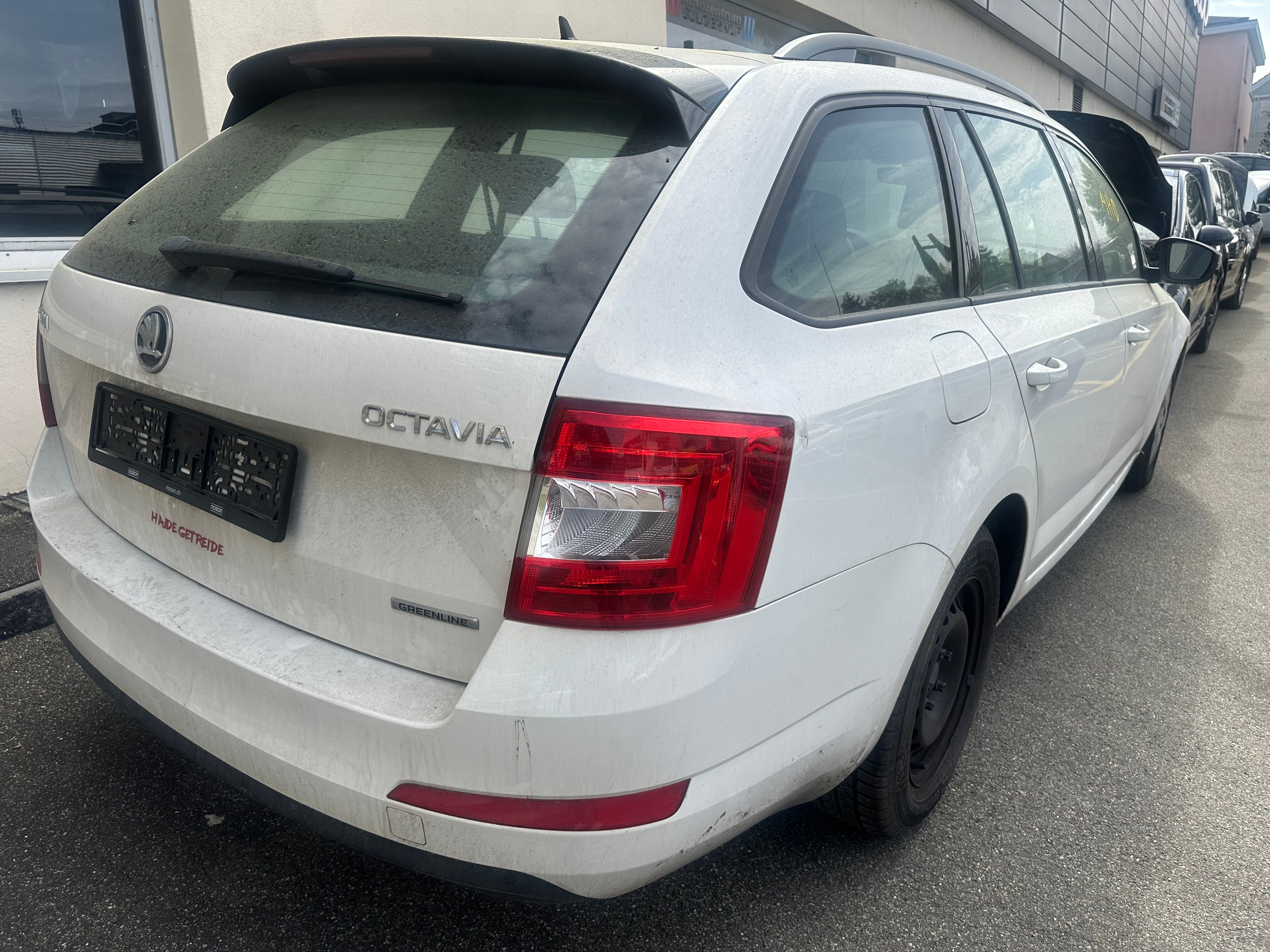 SKODA Octavia Combi 1.6 TDI GreenLine — slika 3