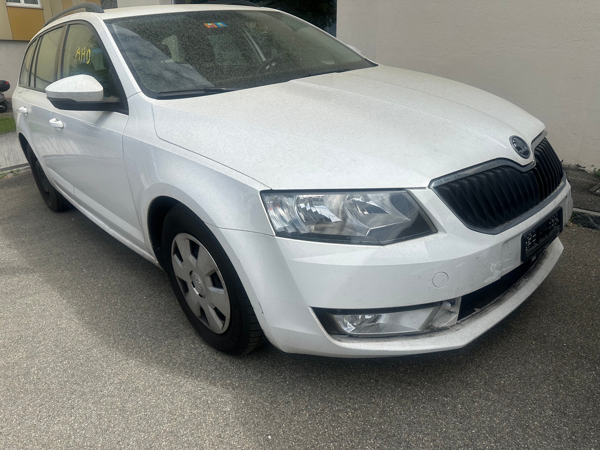 SKODA Octavia Combi 1.6 TDI GreenLine-image-0