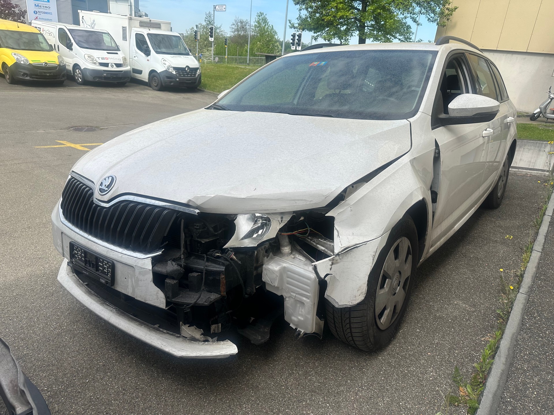 SKODA Octavia Combi 1.6 TDI GreenLine-image-1