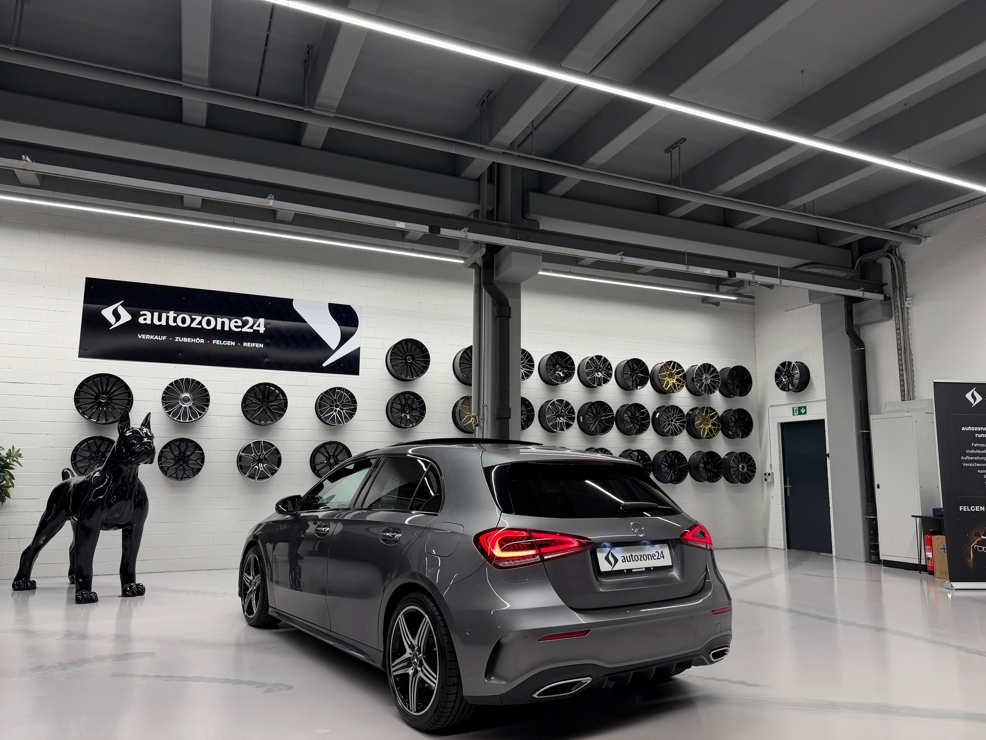 MERCEDES-BENZ A 250 AMG Line 4m *CH-Auto*Top Ausstattung*360°Kamera*Head-up*lückenlose Servicehistorie*-image-12