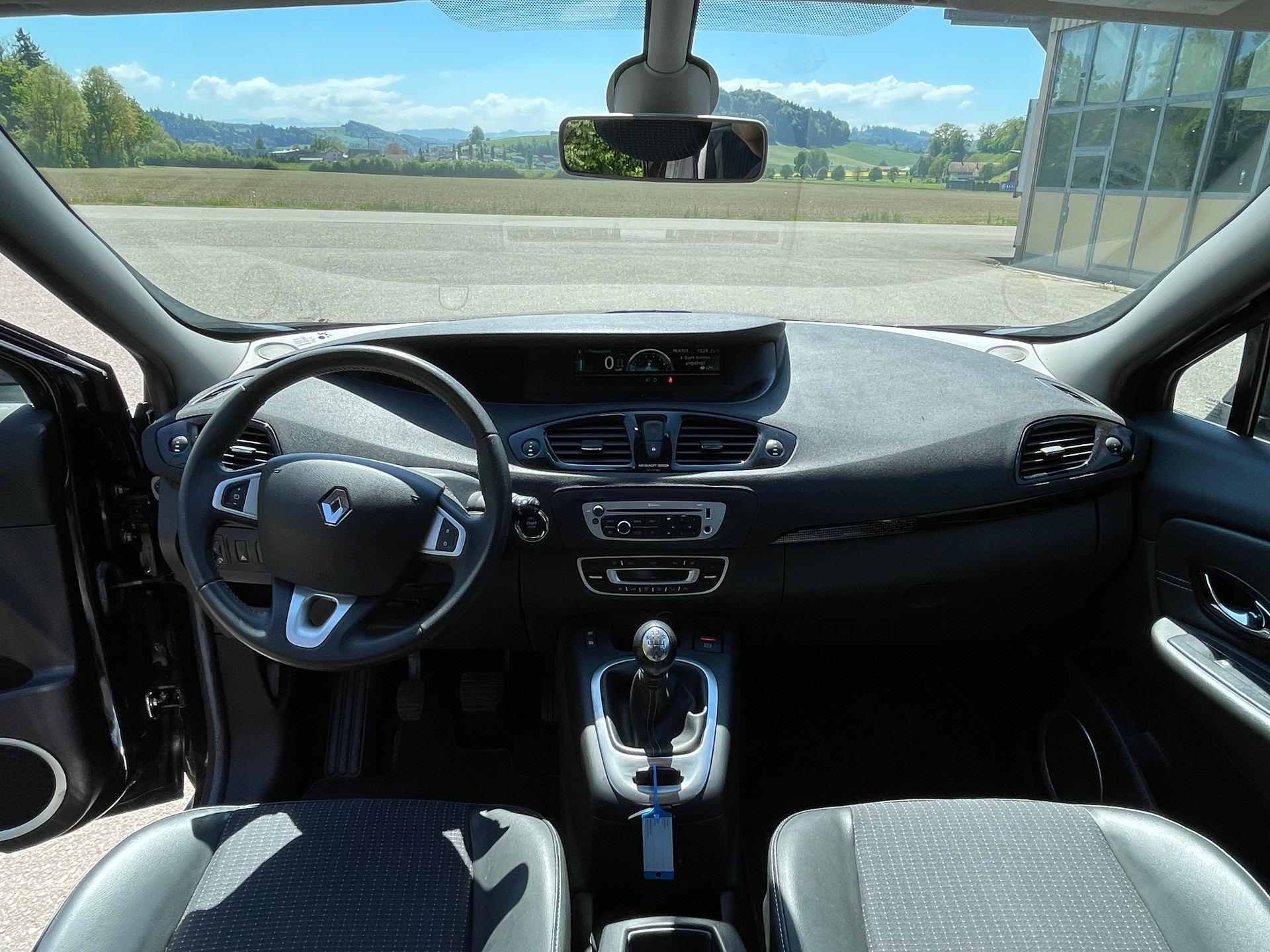 RENAULT Scénic 1.4 16V Turbo Bose-image-10