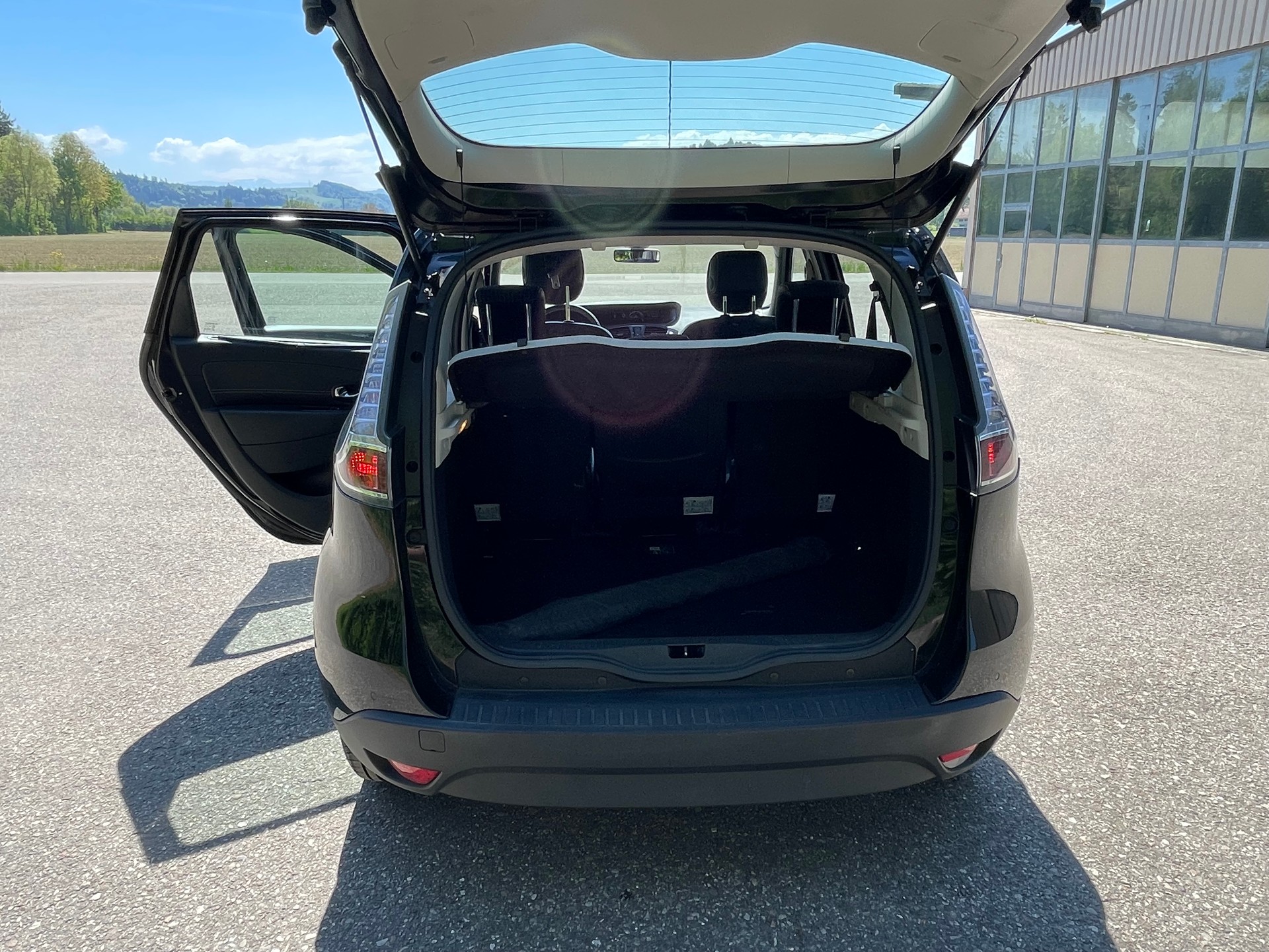 RENAULT Scénic 1.4 16V Turbo Bose-image-9