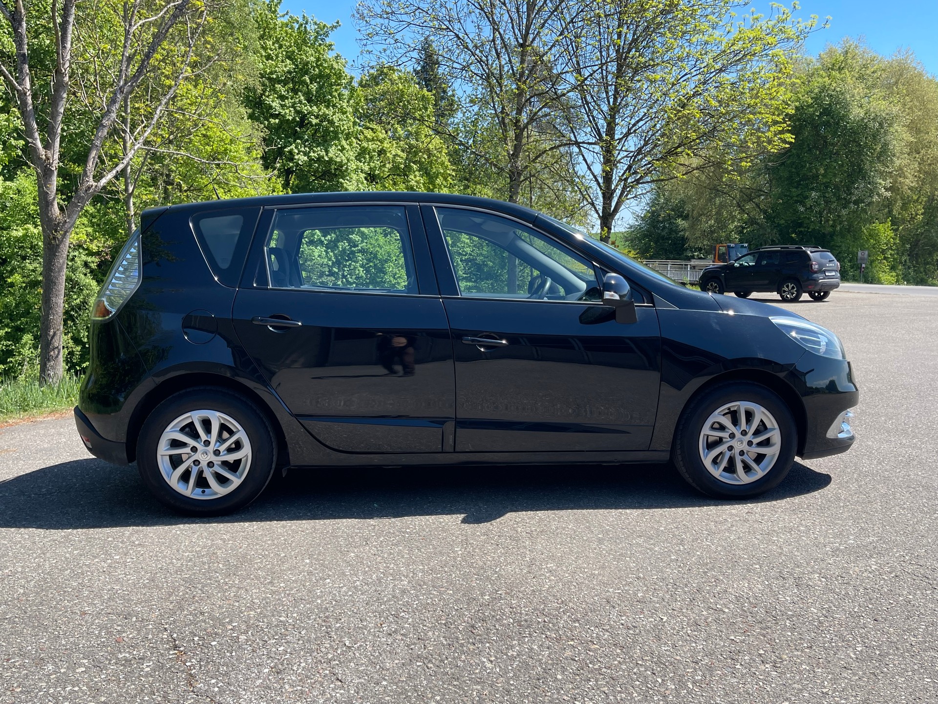 RENAULT Scénic 1.4 16V Turbo Bose-image-5