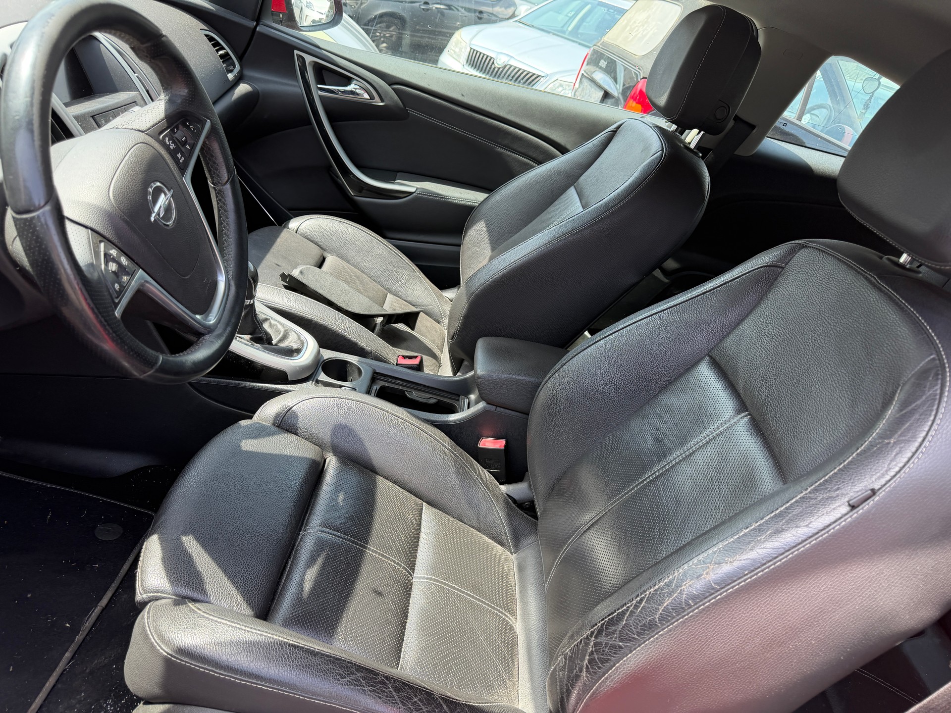 OPEL Astra GTC 1.6i 16V Sport-image-9