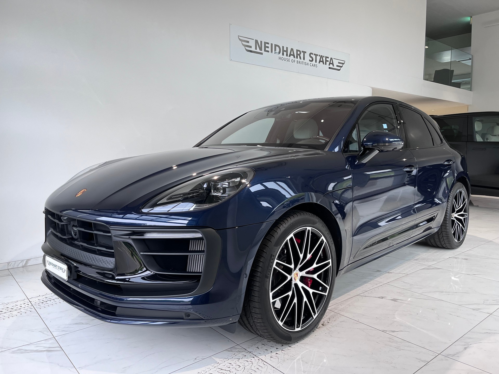 PORSCHE Macan GTS PDK-image-1