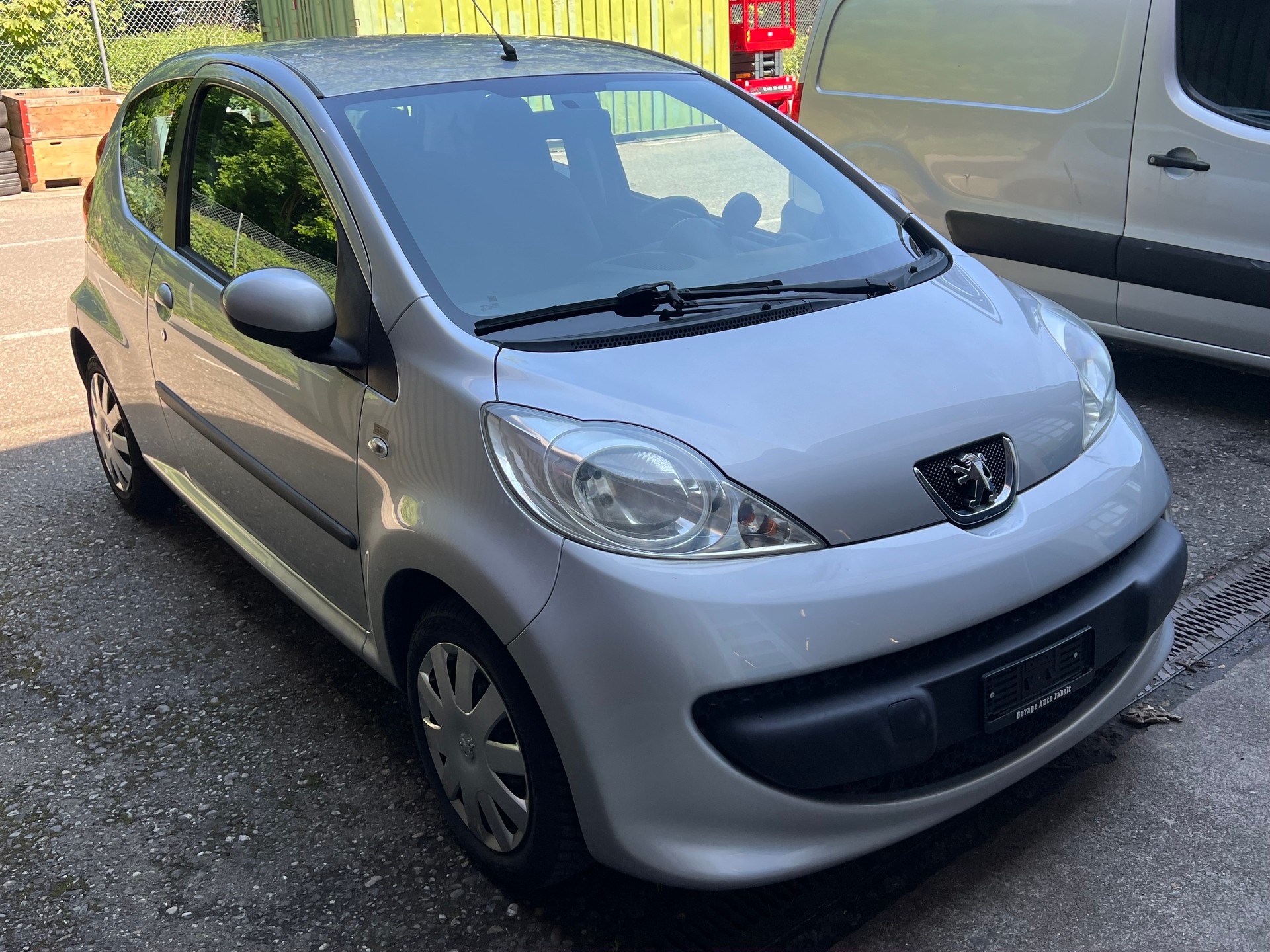 PEUGEOT 107 1.0 Urban-image-1