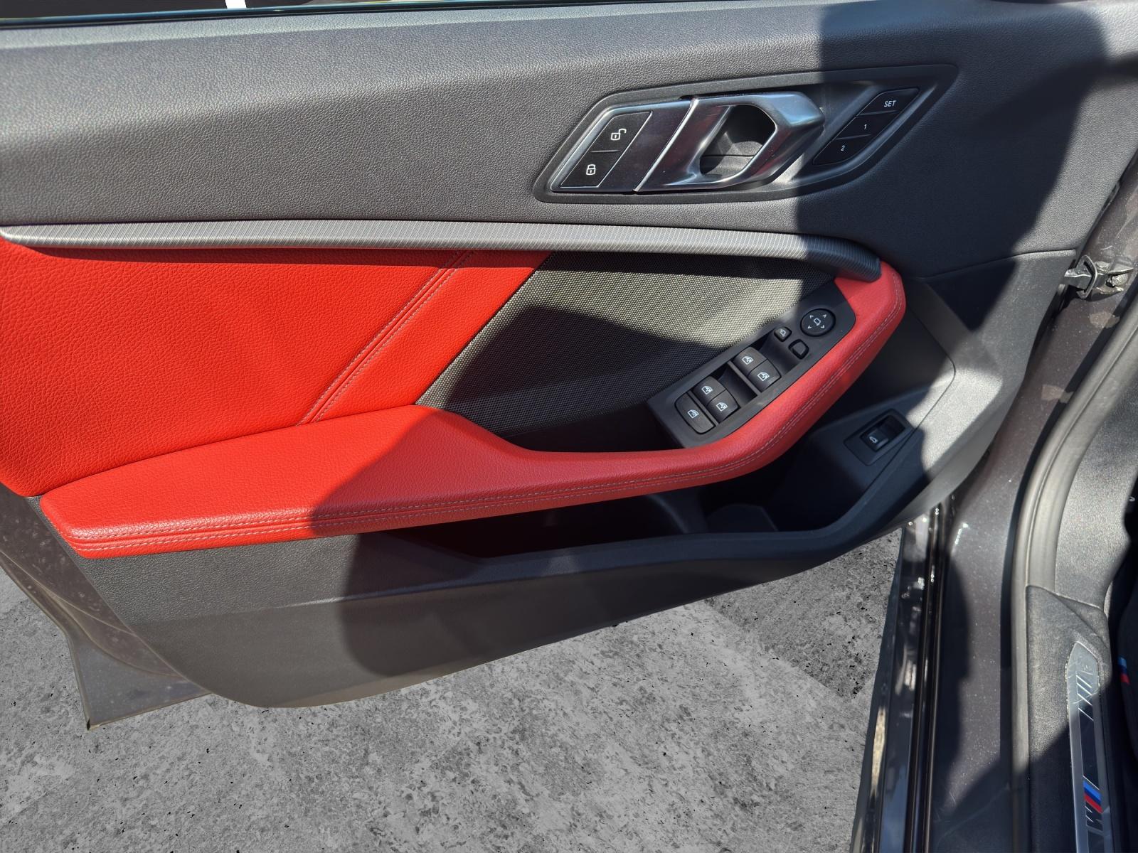 BMW 120d xDrive-image-12