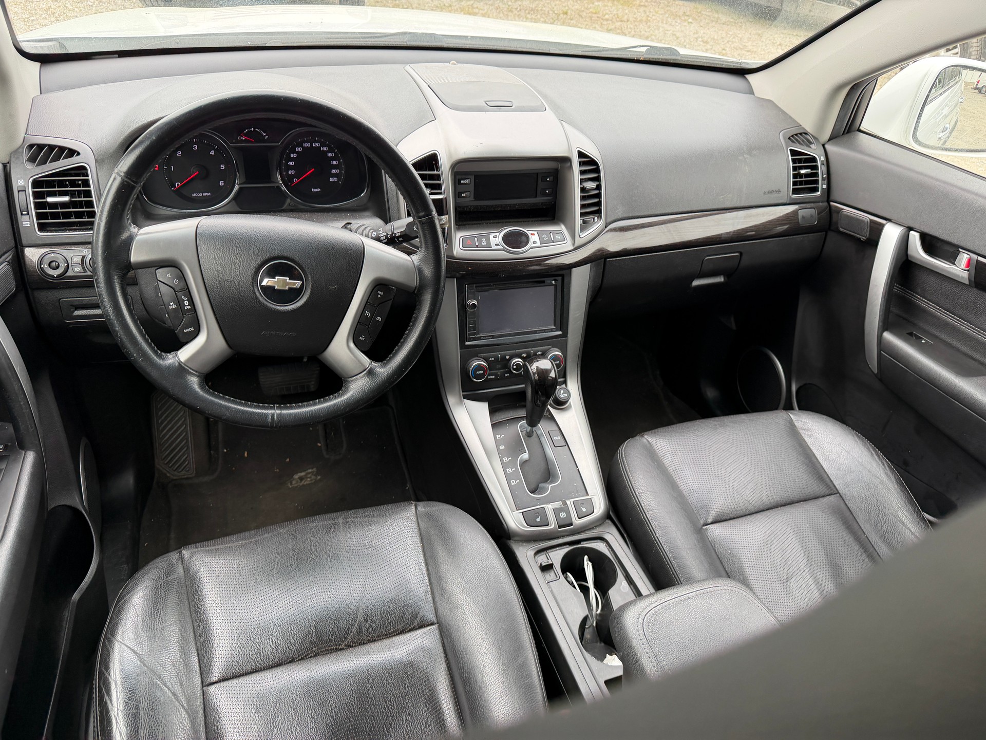 CHEVROLET Captiva 2.2 VCDi LTZ 4WD Automatic-image-4