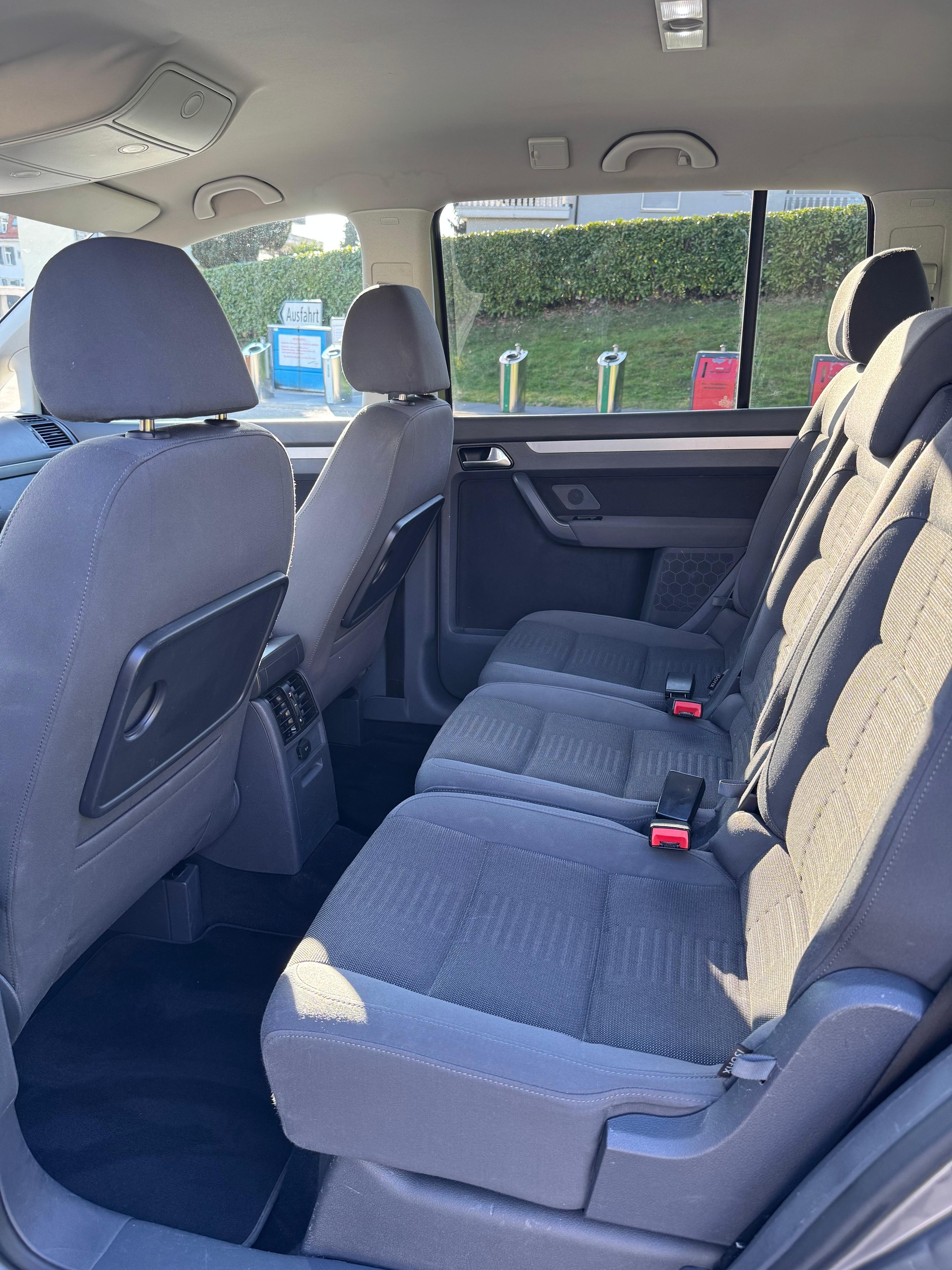 VW Touran 2.0 TDI Highline-image-5