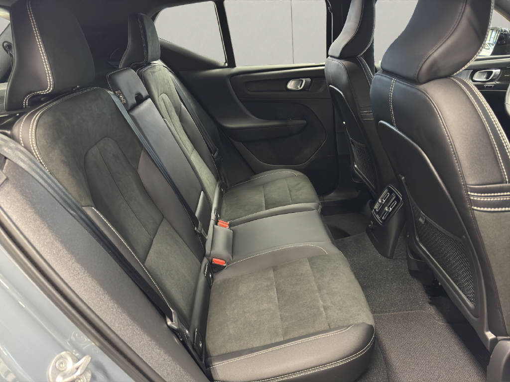 VOLVO XC40 1.5 T5 PiH Ultimate Dark-image-14