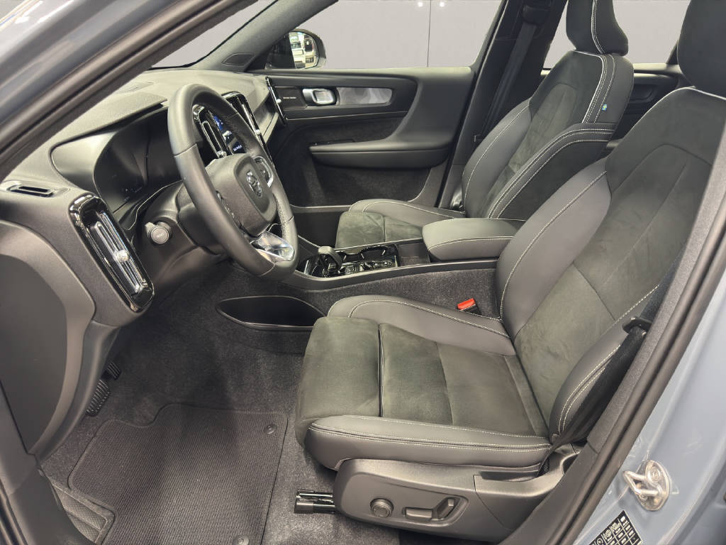 VOLVO XC40 1.5 T5 PiH Ultimate Dark-image-12