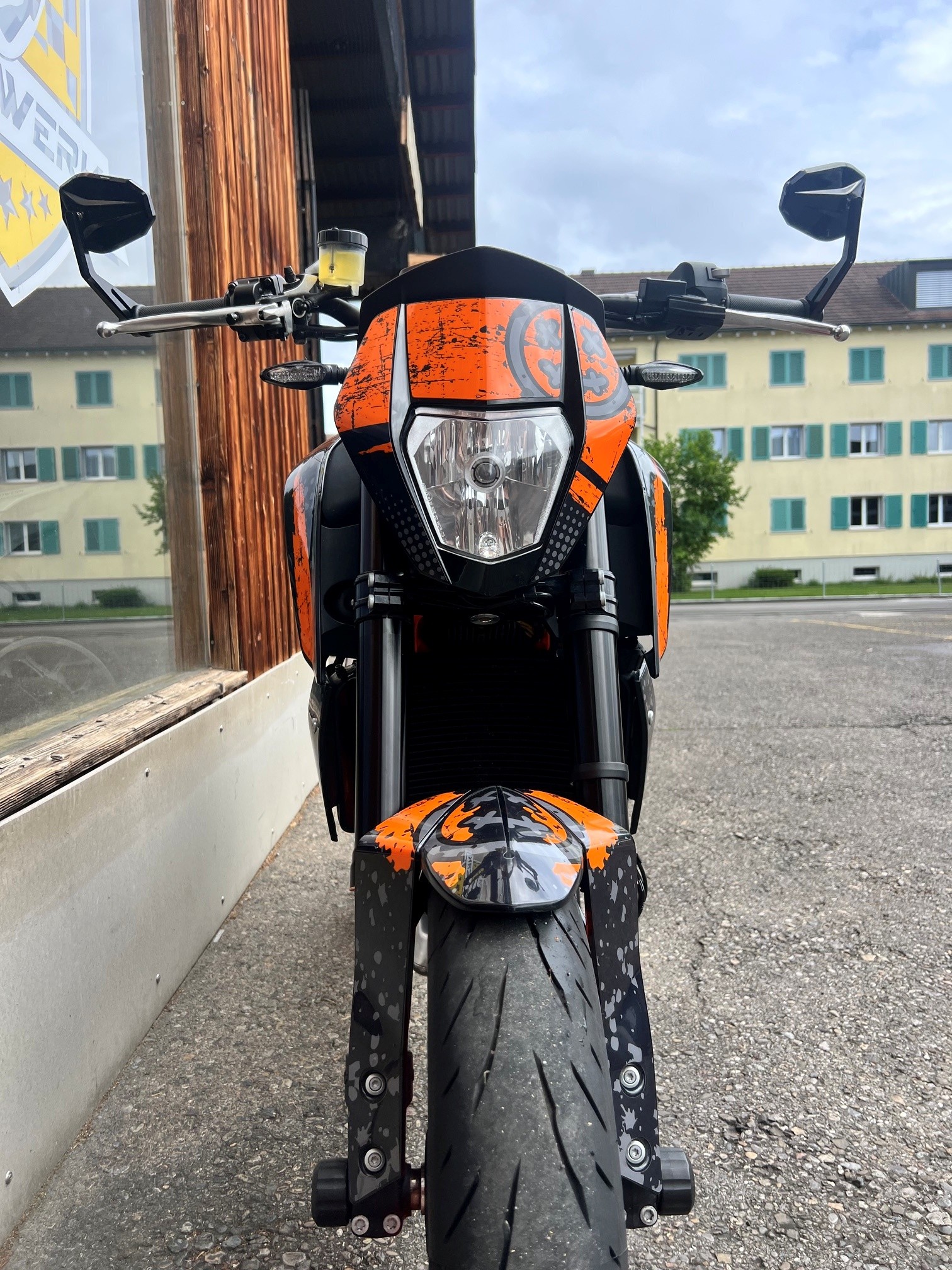 KTM 690 Duke R ABS-image-7