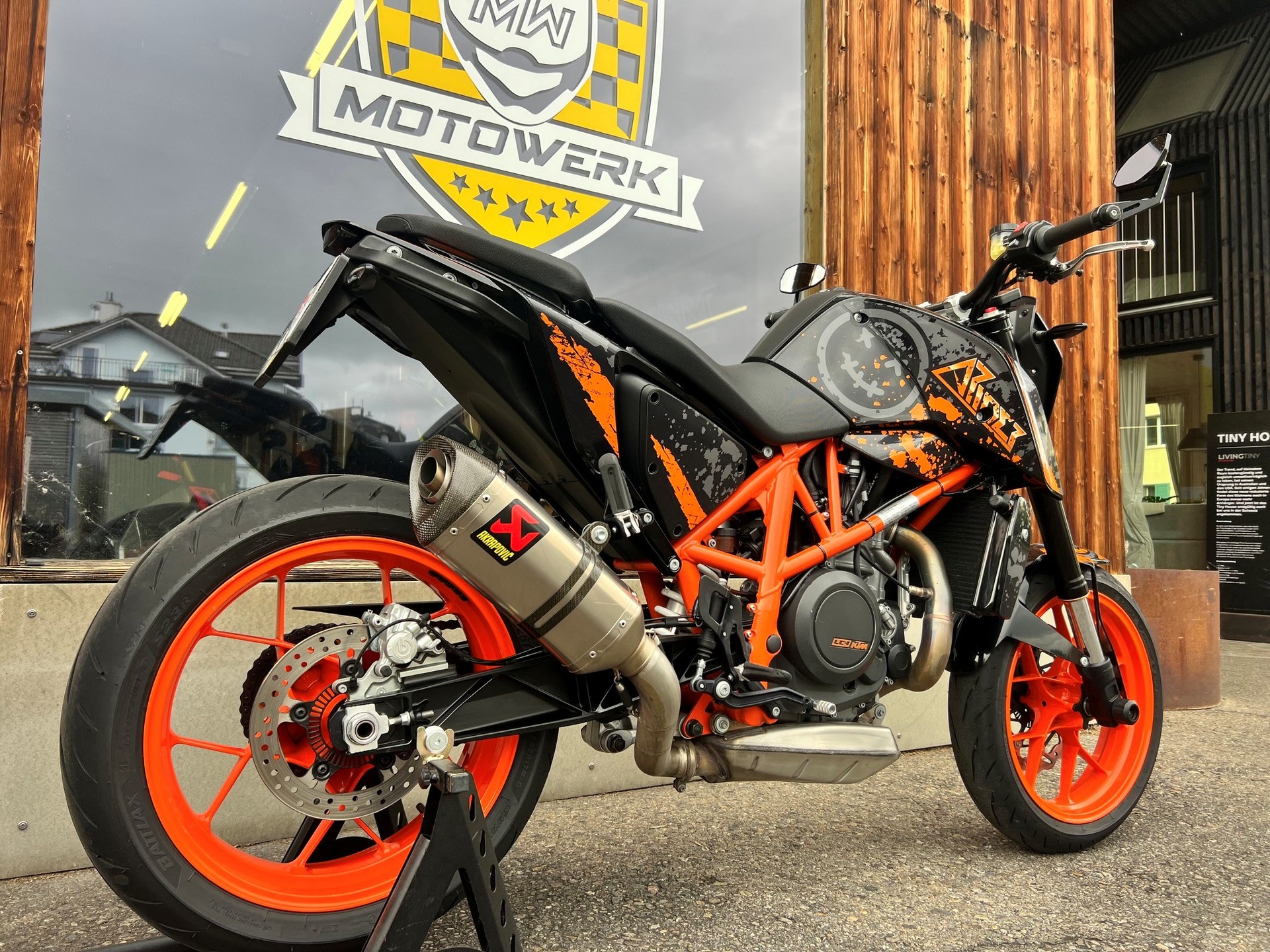 KTM 690 Duke R ABS-image-2
