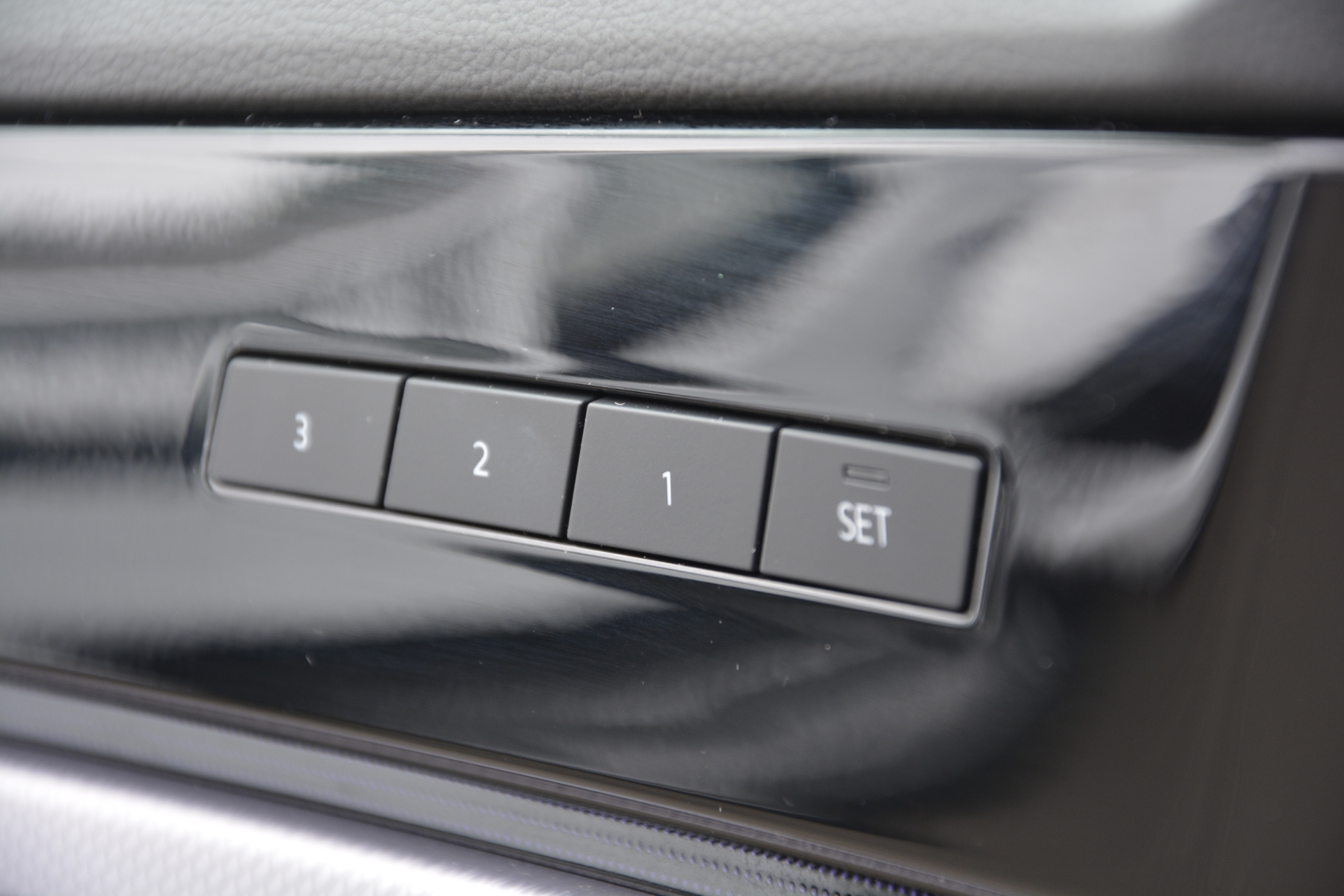 VW Touareg-image-13