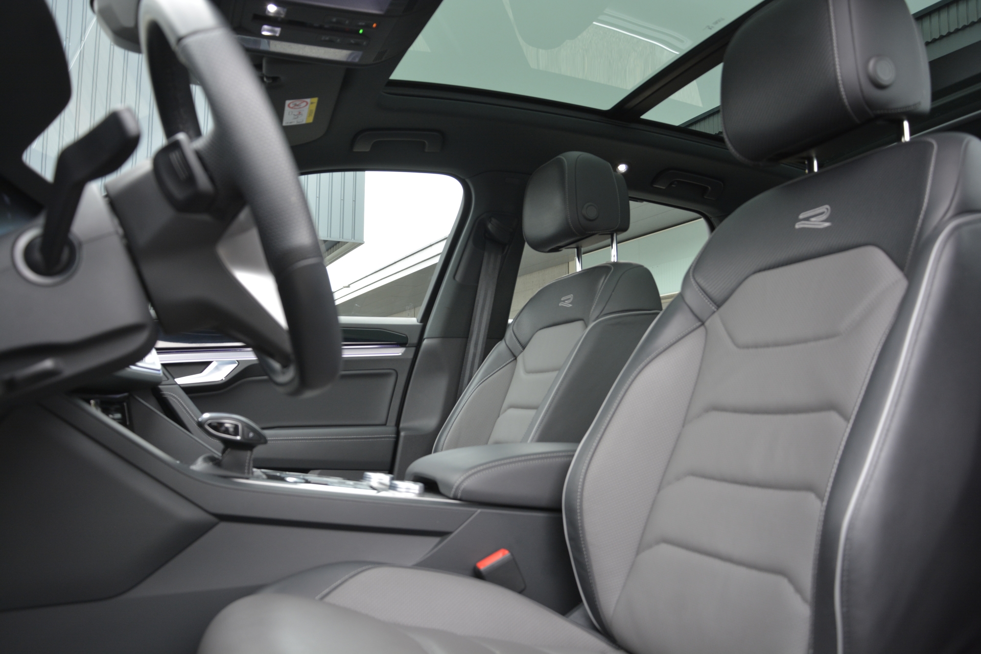 VW Touareg-image-12