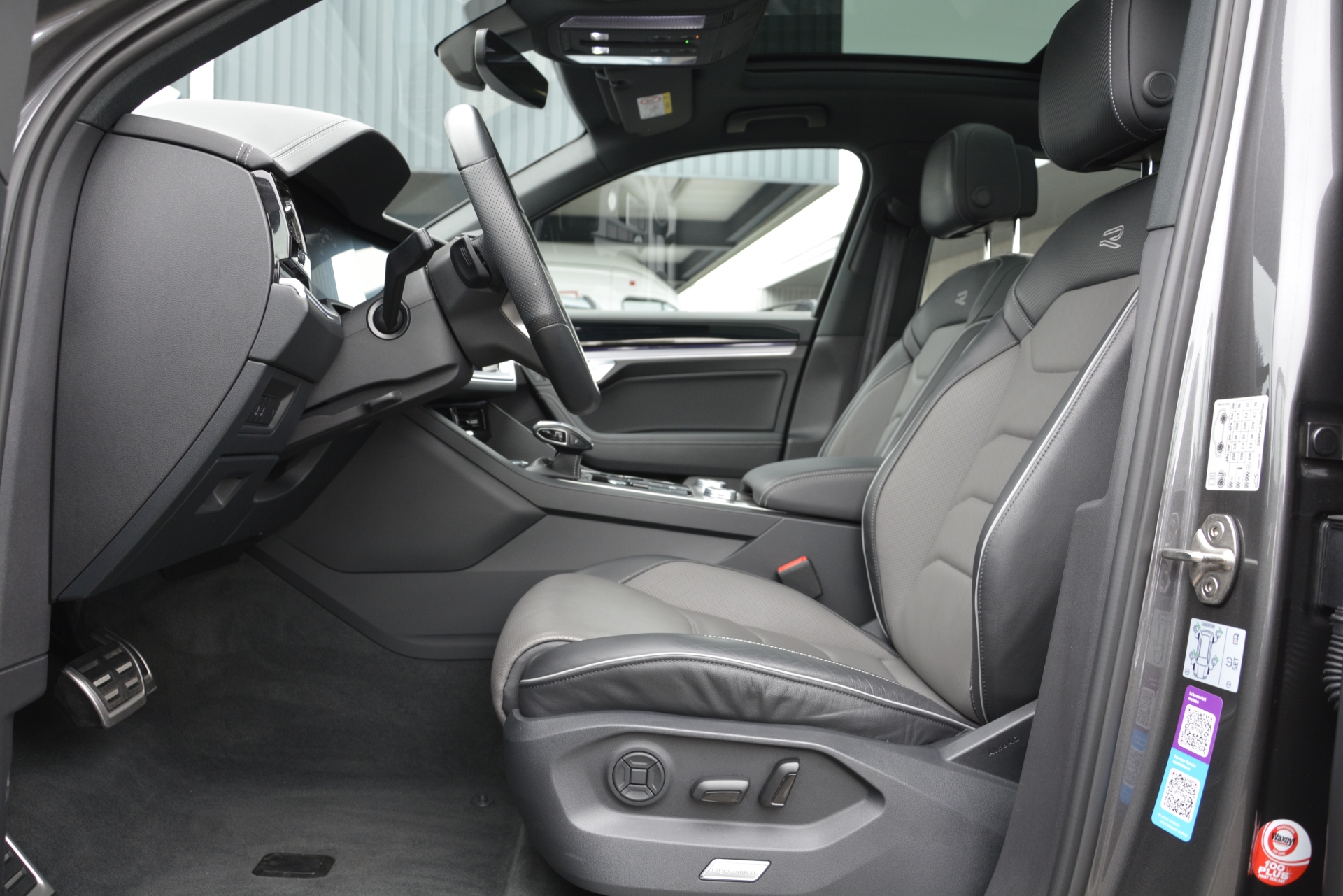 VW Touareg-image-9
