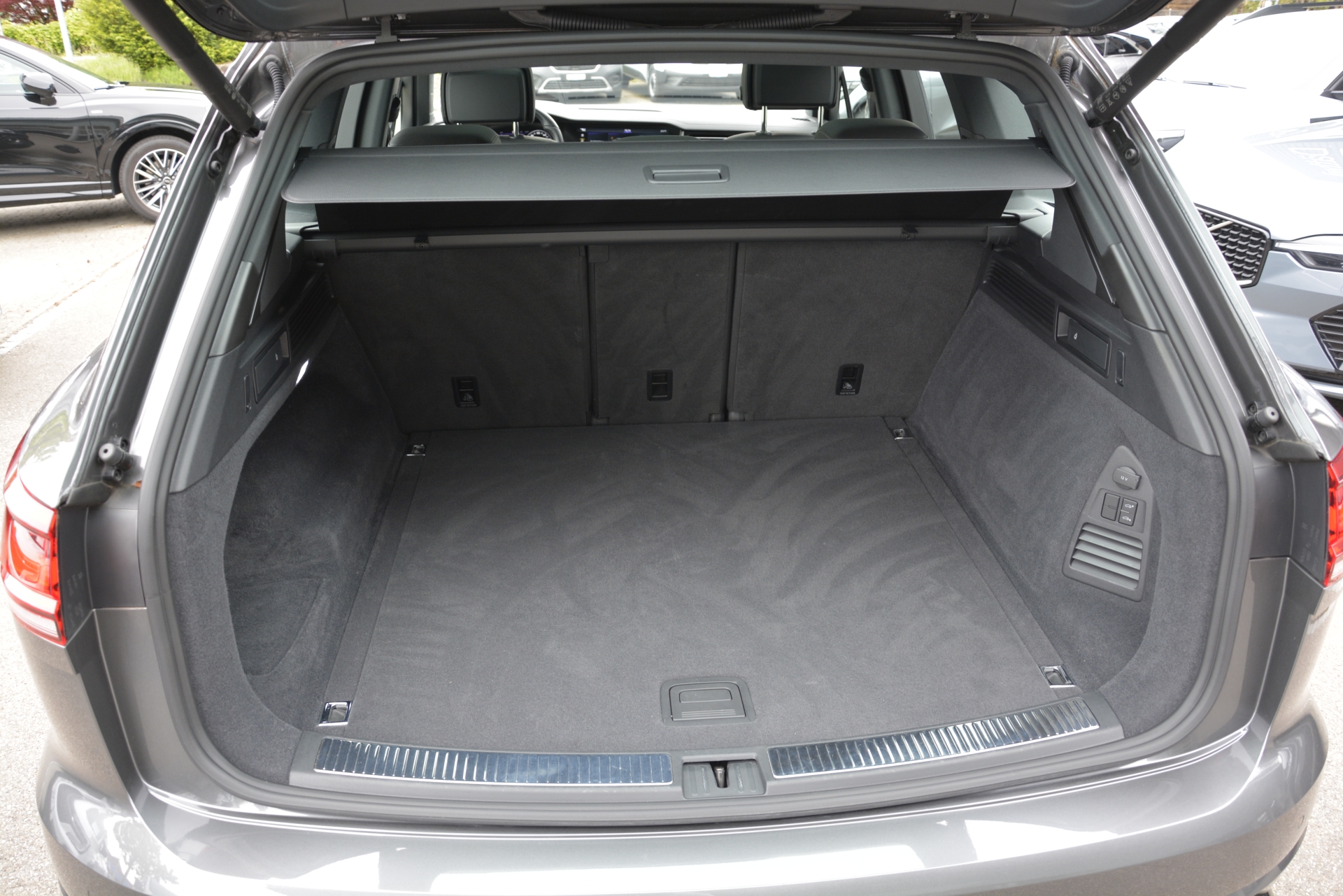 VW Touareg-image-6