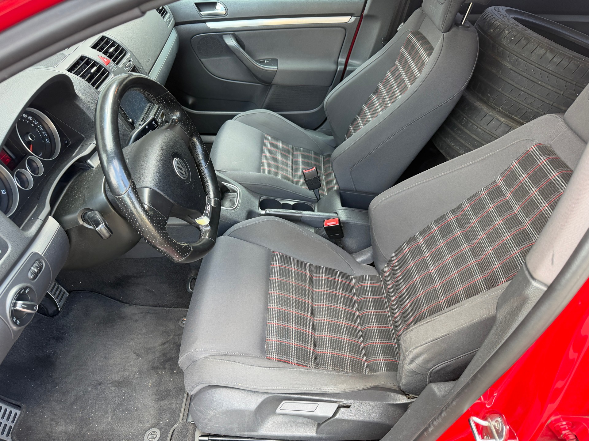 VW Golf 2.0 TFSI GTI-image-7