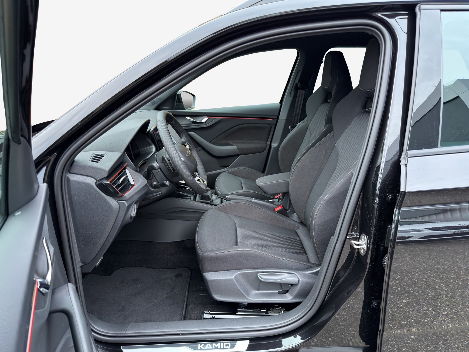 SKODA Kamiq 1.5 TSI Dynamic DSG-image-6